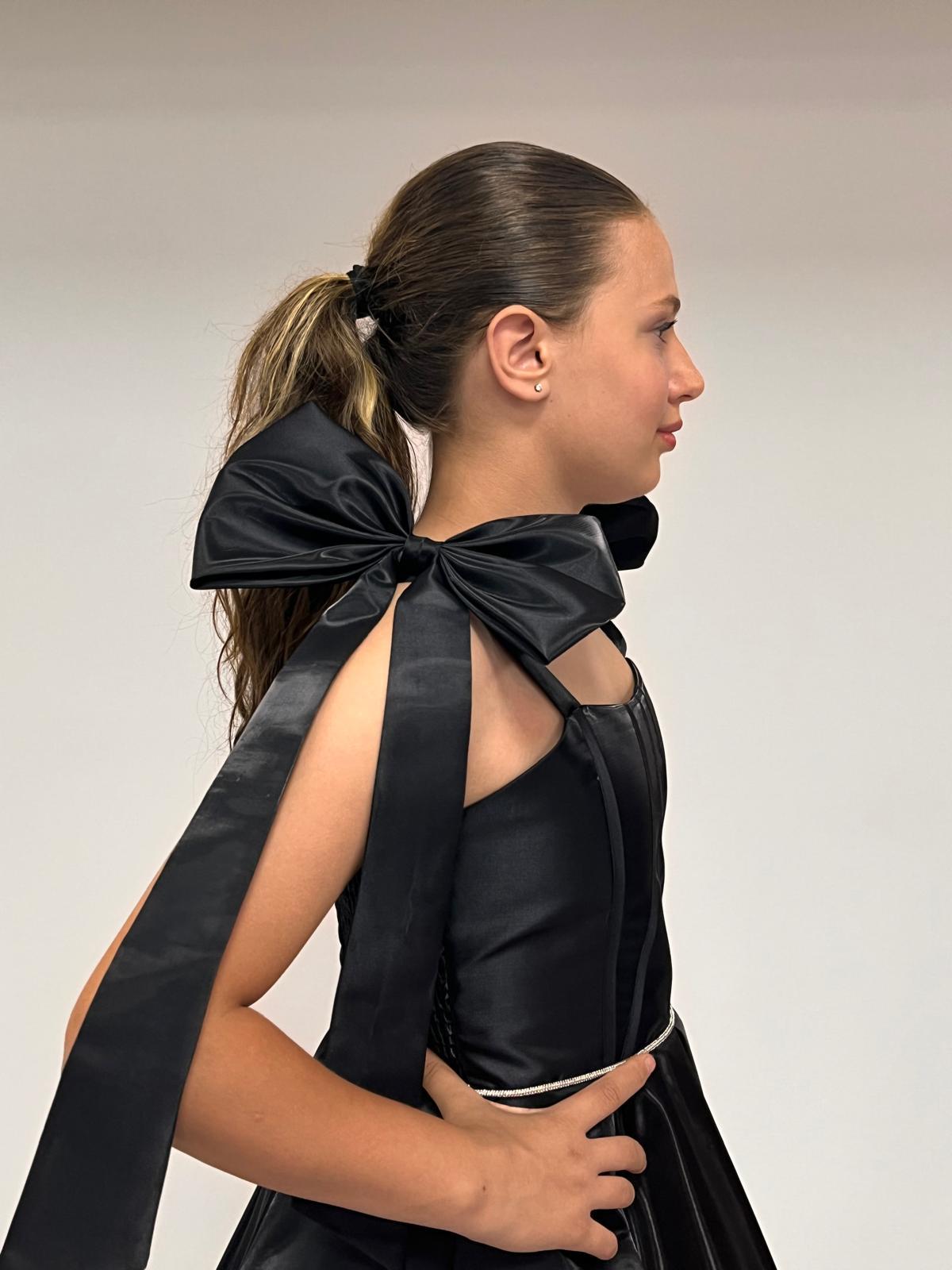 Kız Çocuk Abiye Askılı Siyah Parlak Kumaş Kısa Askısı Kurdela Detaylı Abiye Elbise 10-15 Yaş