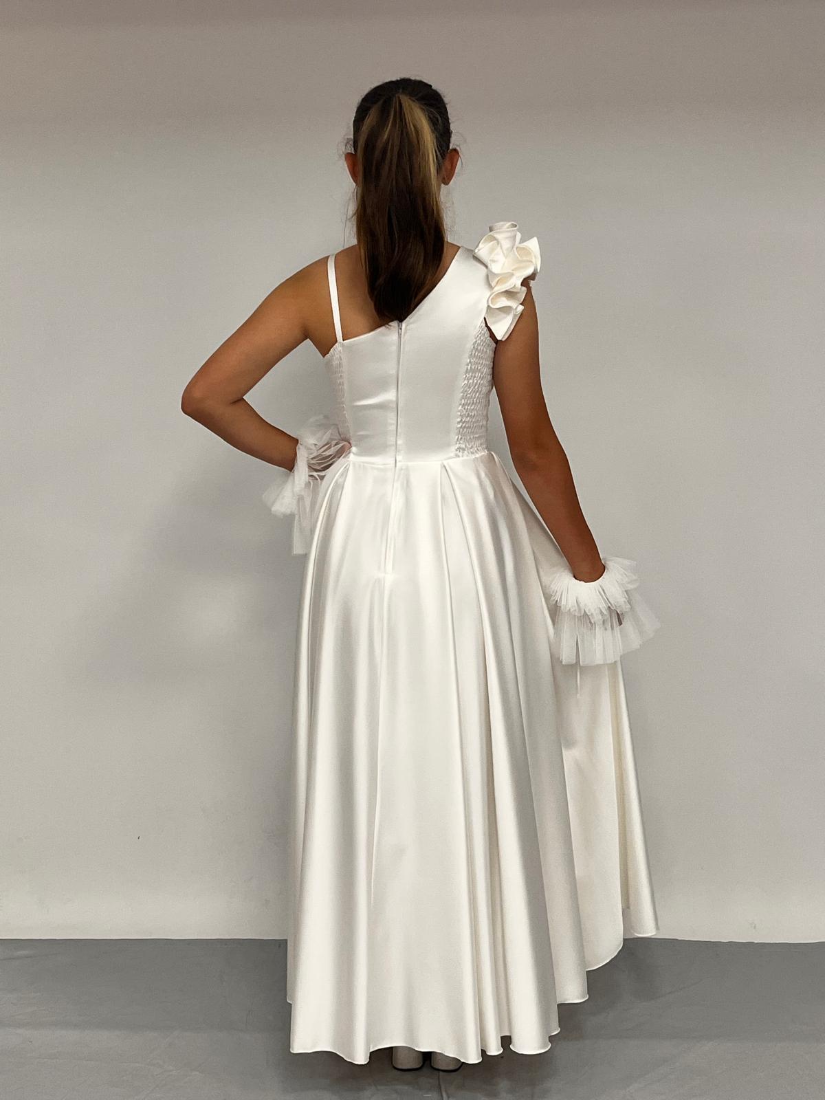 Kız Çocuk Abiye Saten Krem Tek Omuz Farbalı Tül ve Taş Detaylı Eldivenli Abiye Elbise 10-15 Yaş