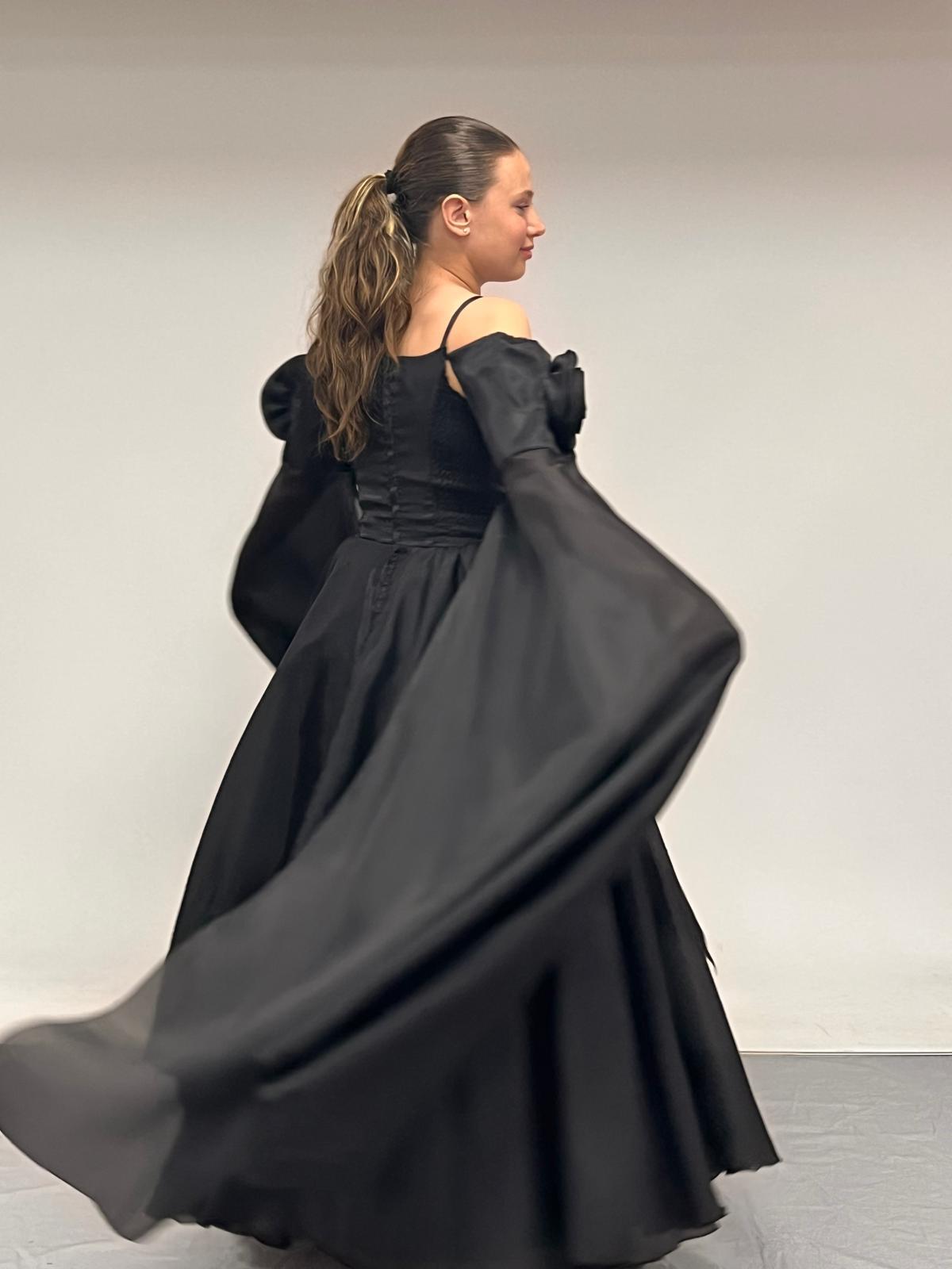 Kız Çocuk Abiye Siyah Uzun Askılı Kolları Çıkabilen Pelerinli Şifon Abiye Elbise 10-15 Yaş