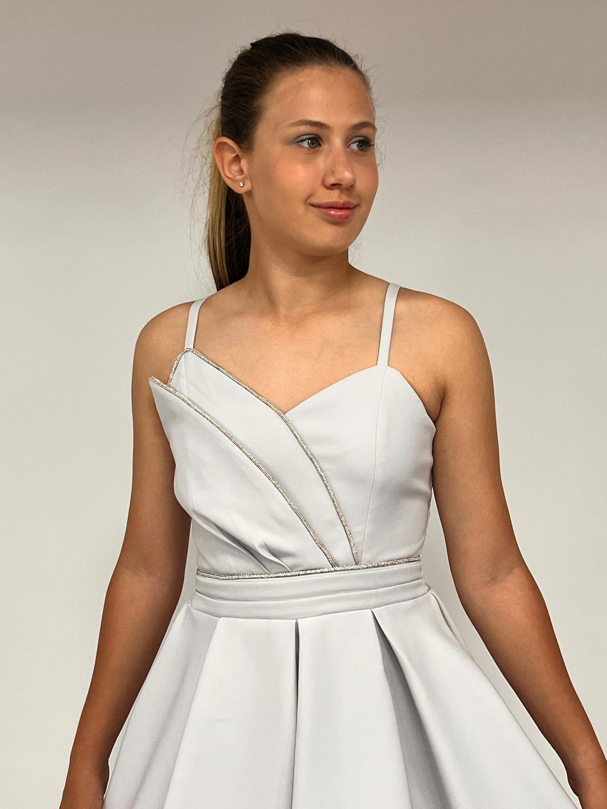 Kız Çocuk Abiye Kısa Gri Krep Kumaş  Askılı Asimetrik Yaka Şerit Taş Detaylı  Erkut  Abiye Elbise 10-15 Yaş