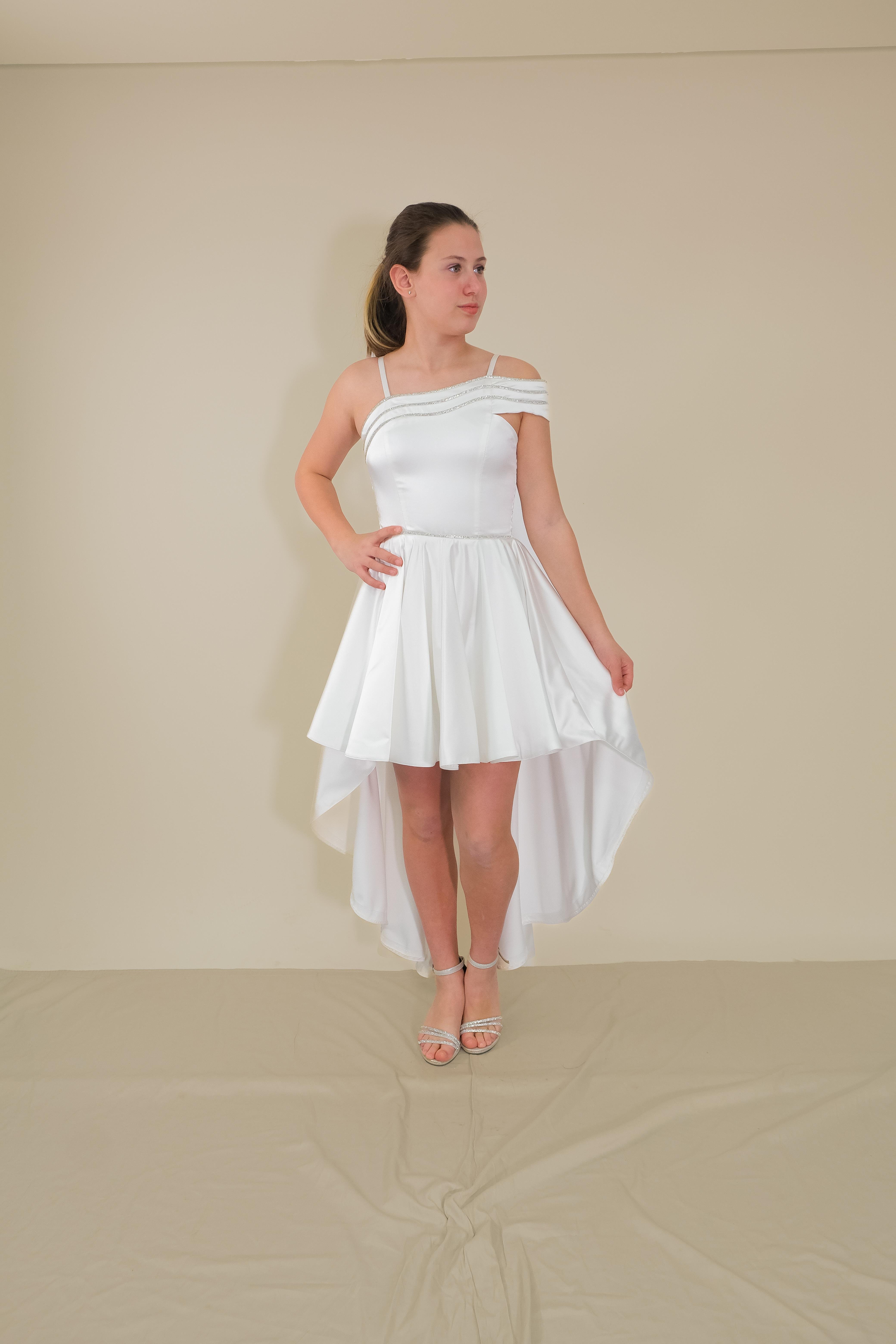 Kız Çocuk Abiye Krem Saten Kuyruklu Yaka Şerit Taşlı Tek Kol Çıkabilen Tül Abiye Elbise 10-15 Yaş