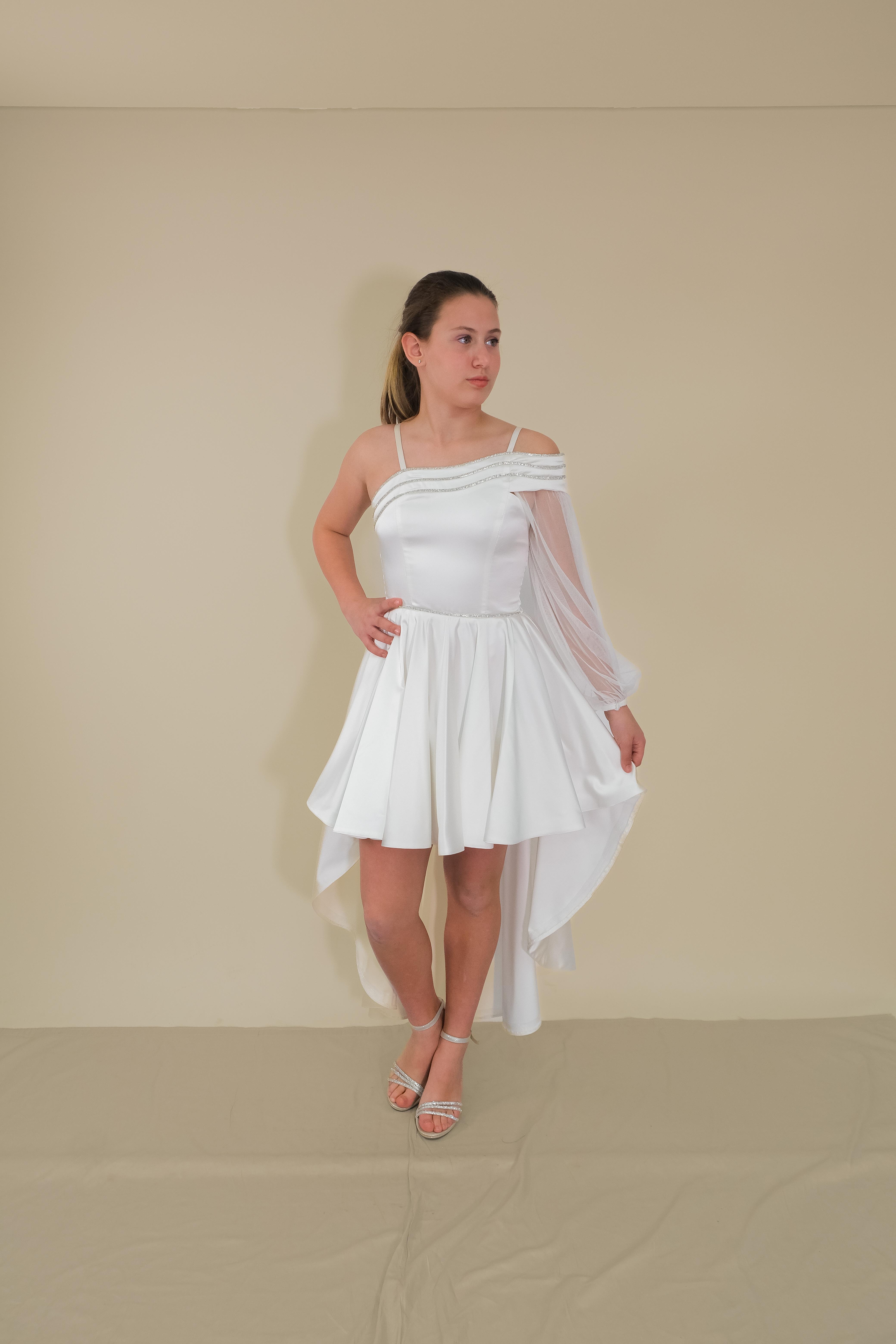 Kız Çocuk Abiye Krem Saten Kuyruklu Yaka Şerit Taşlı Tek Kol Çıkabilen Tül Abiye Elbise 10-15 Yaş