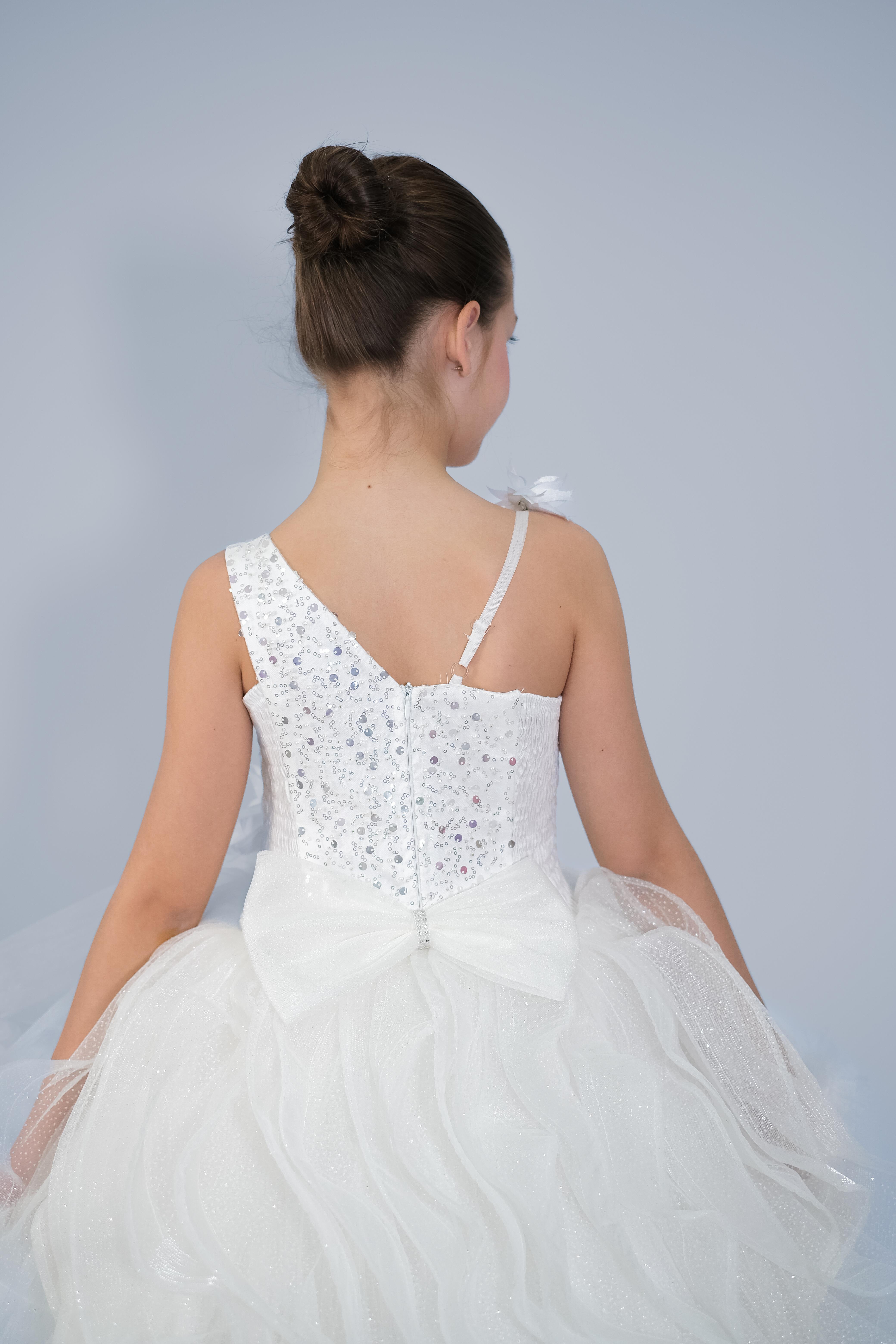 Kız Çocuk Askılı Beyaz Kat Kat Eteklı Kuyruklu Bonbuk İşlemeli Abiye 3-12 Yaş