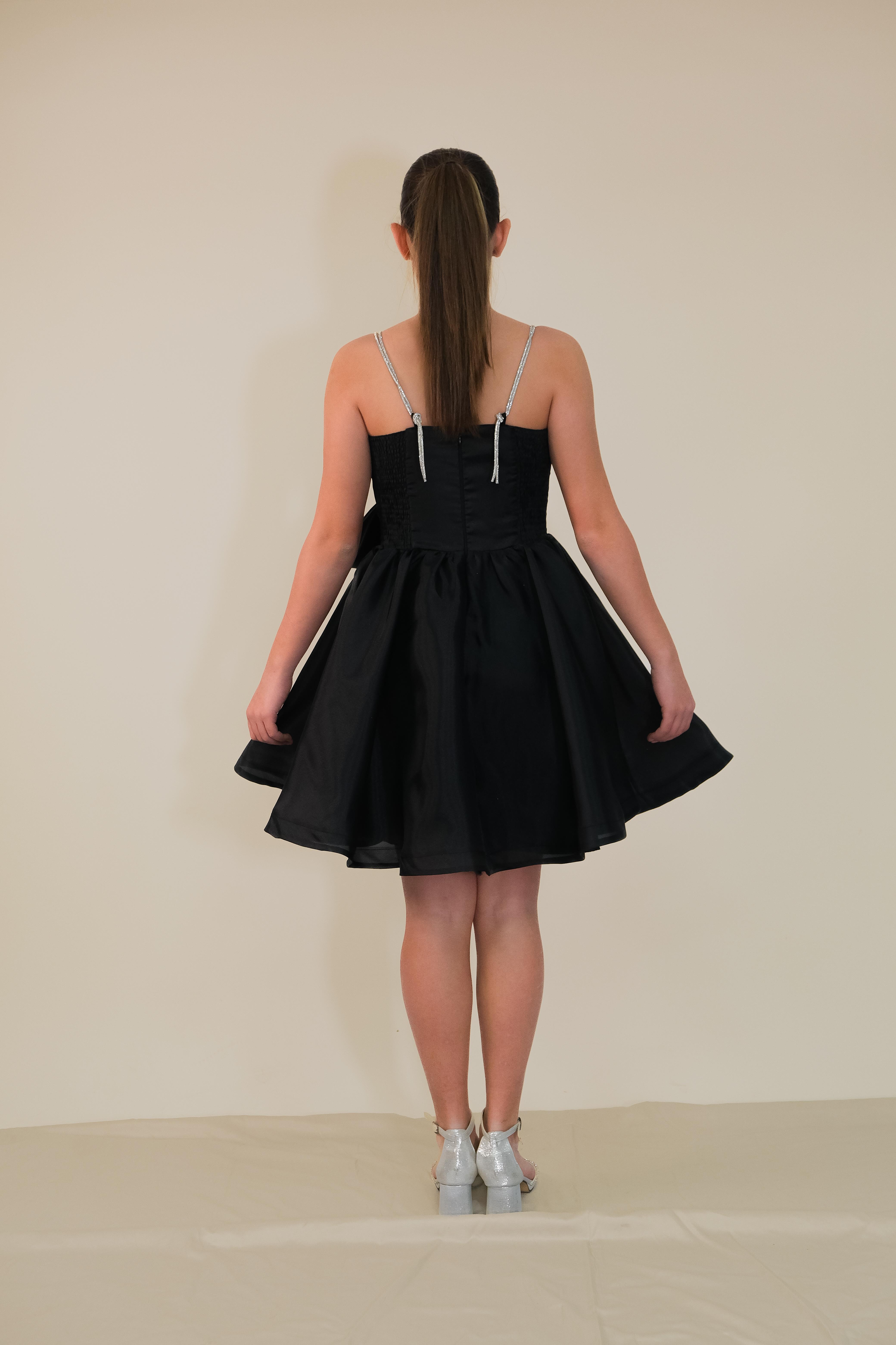 Kız Çocuk Abiye Siyah Taş Kordon Askılı Kalp Yaka  Kısa Yandan Kendinden Kuşak Detaylı  Şifon Abiye Elbise 10-15 Yaş