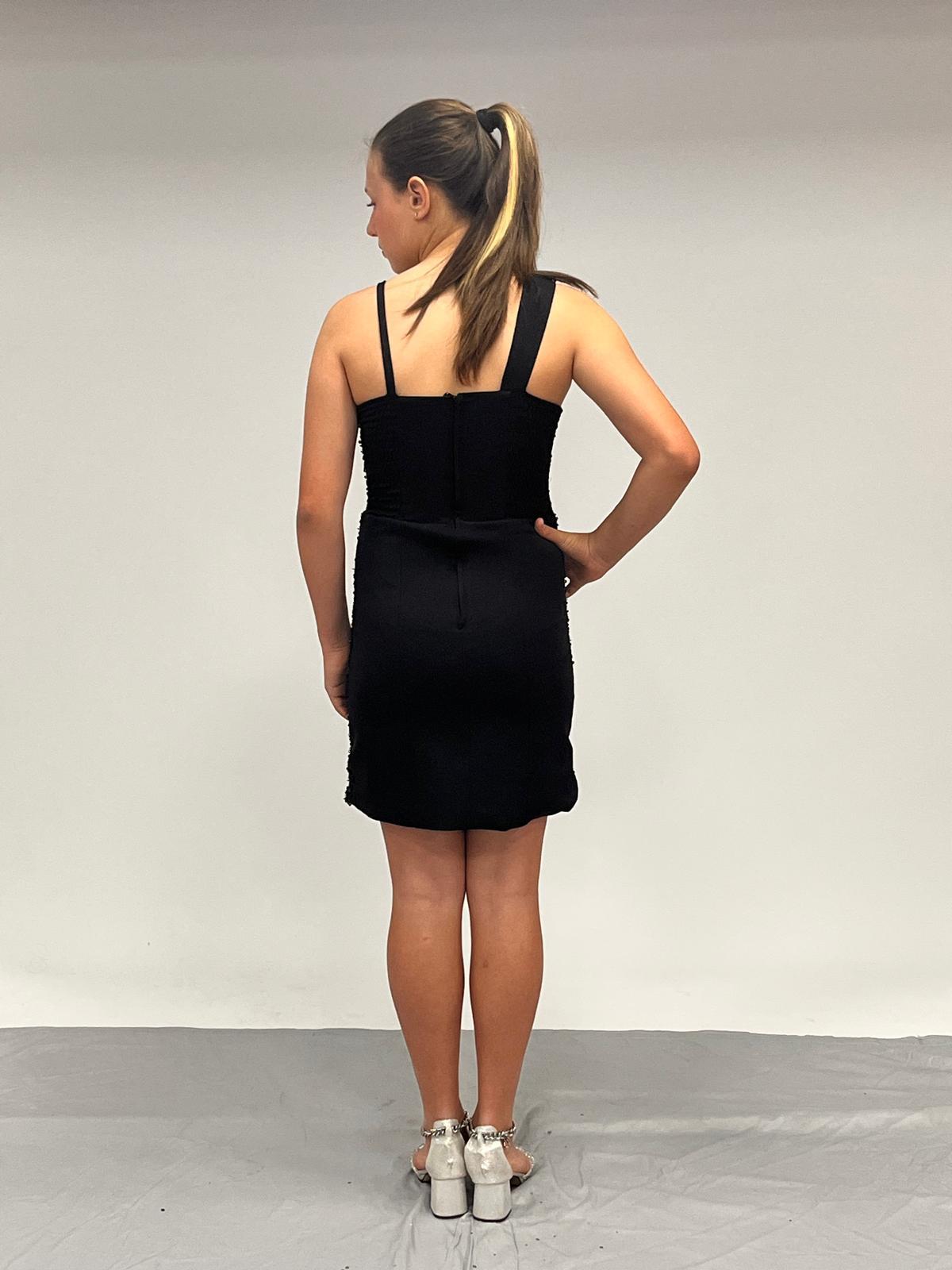 Kız Çocuk Abiye Siyah Tek Omuz Asimetsik Kesim Pul Payet İşlemeli  Tül Kol Detaylı 10-15 Yaş