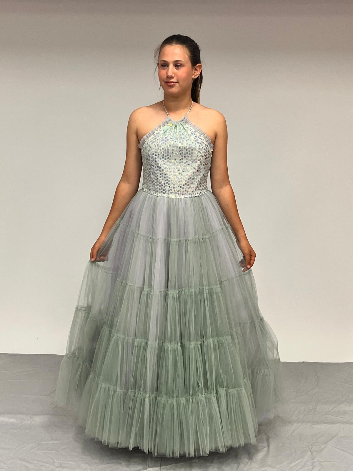 Kız Çocuk Abiye Boyundan Askılı Pullu Kat Kat Uzun Tül Etekli Abiye 7-15 Yaş