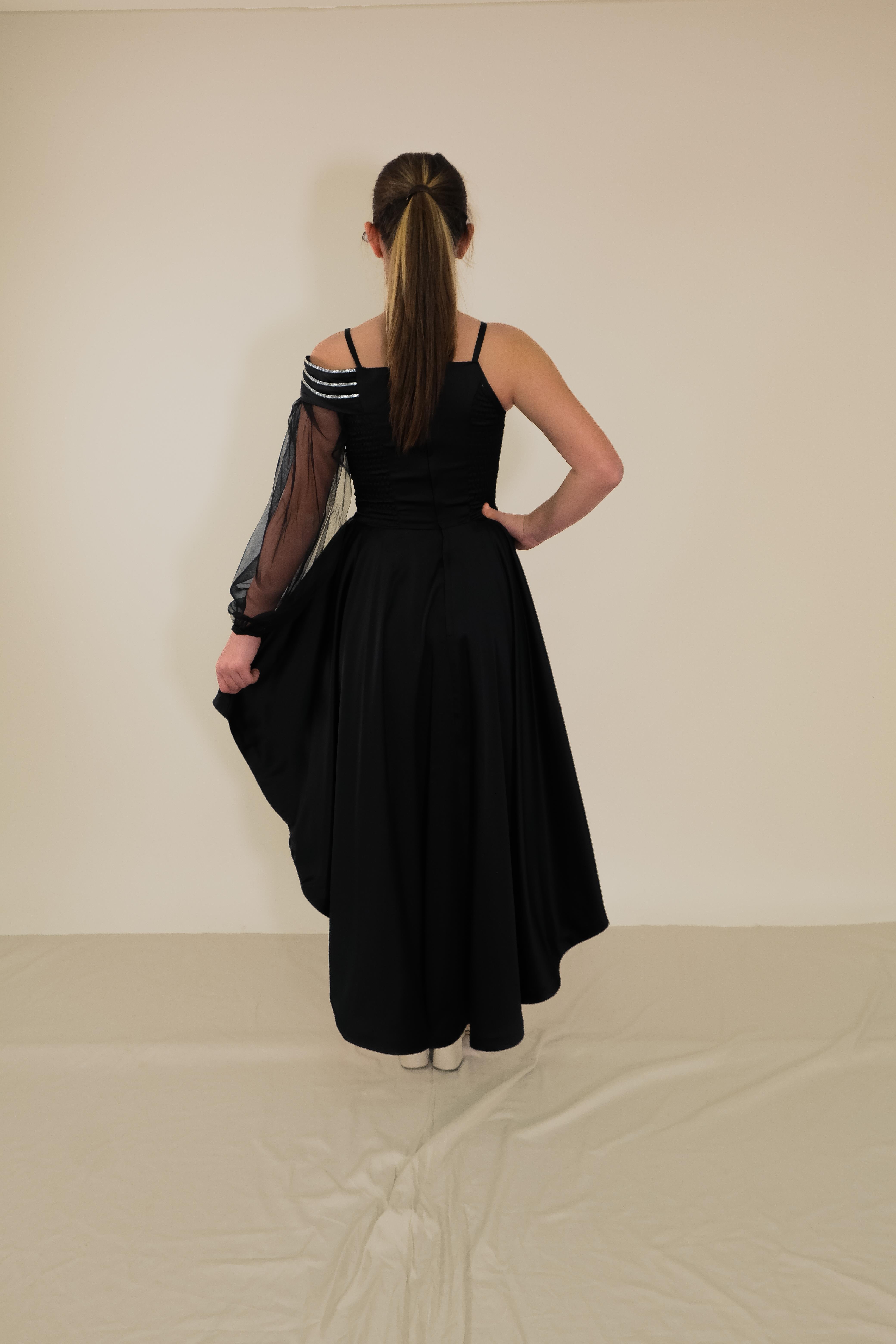 Kız Çocuk Abiye Siyah Saten Kuyruklu Yaka Şerit Taşlı Tek Kol Çıkabilen Tül Abiye Elbise 10-15 Yaş