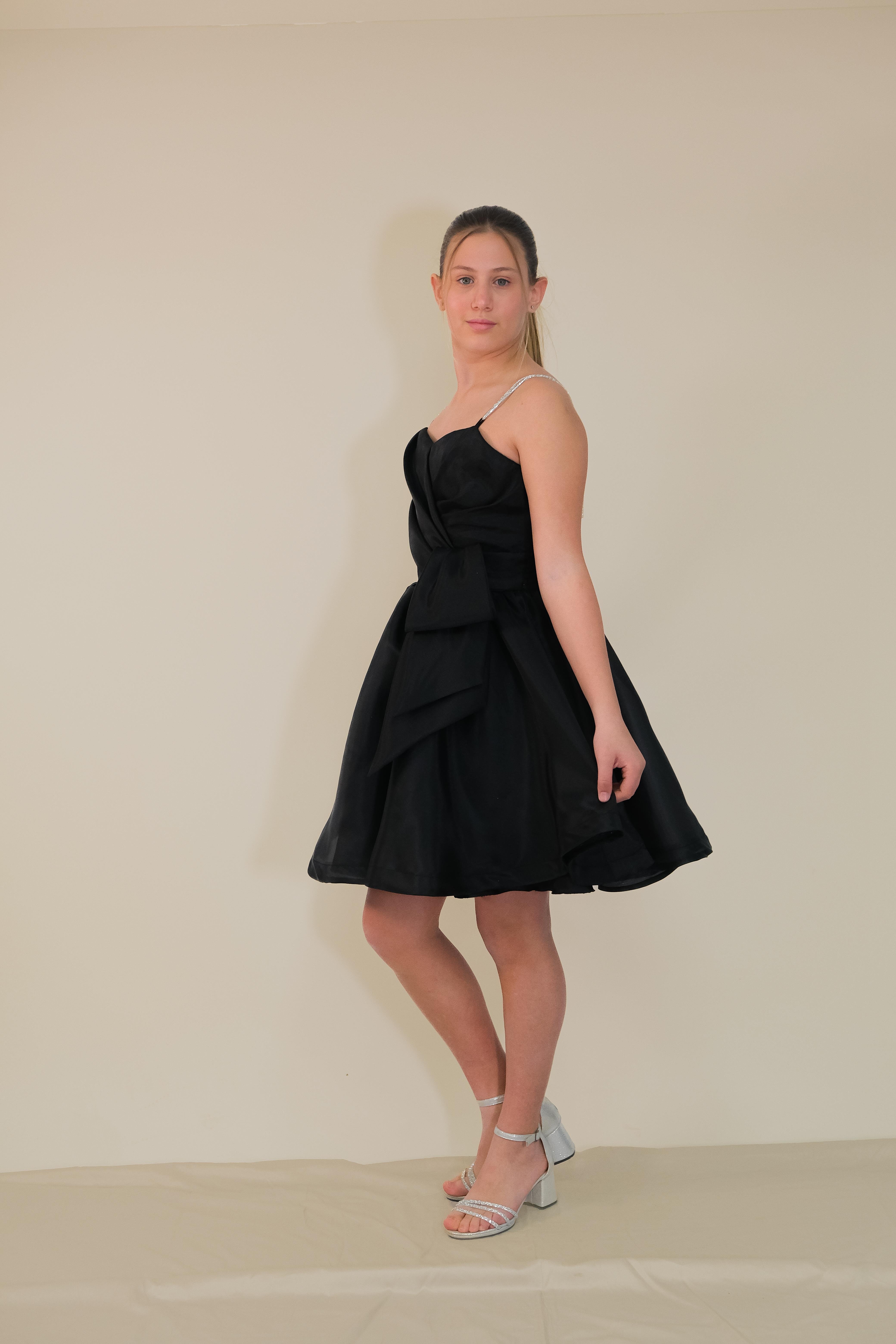 Kız Çocuk Abiye Siyah Taş Kordon Askılı Kalp Yaka  Kısa Yandan Kendinden Kuşak Detaylı  Şifon Abiye Elbise 10-15 Yaş