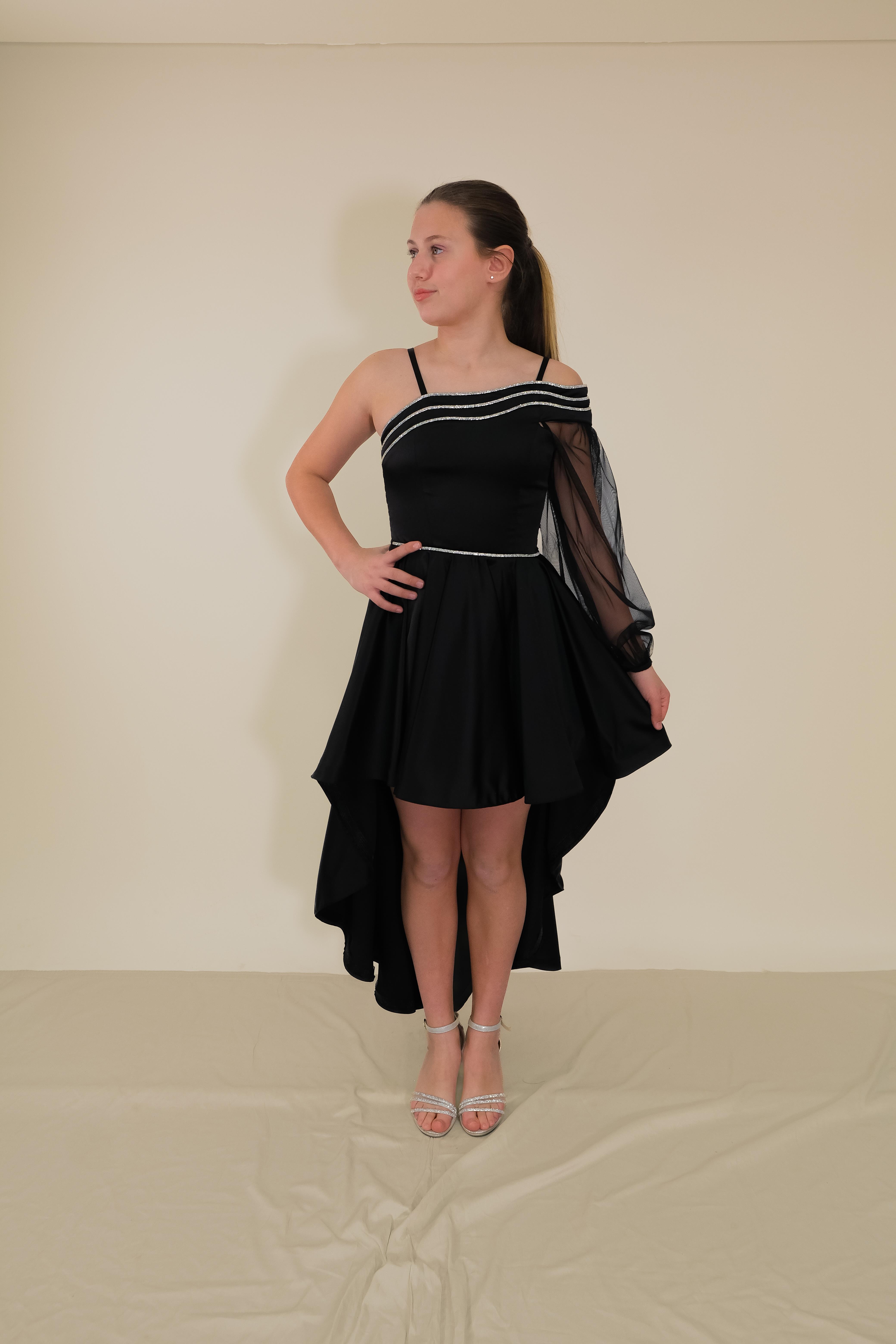 Kız Çocuk Abiye Siyah Saten Kuyruklu Yaka Şerit Taşlı Tek Kol Çıkabilen Tül Abiye Elbise 10-15 Yaş