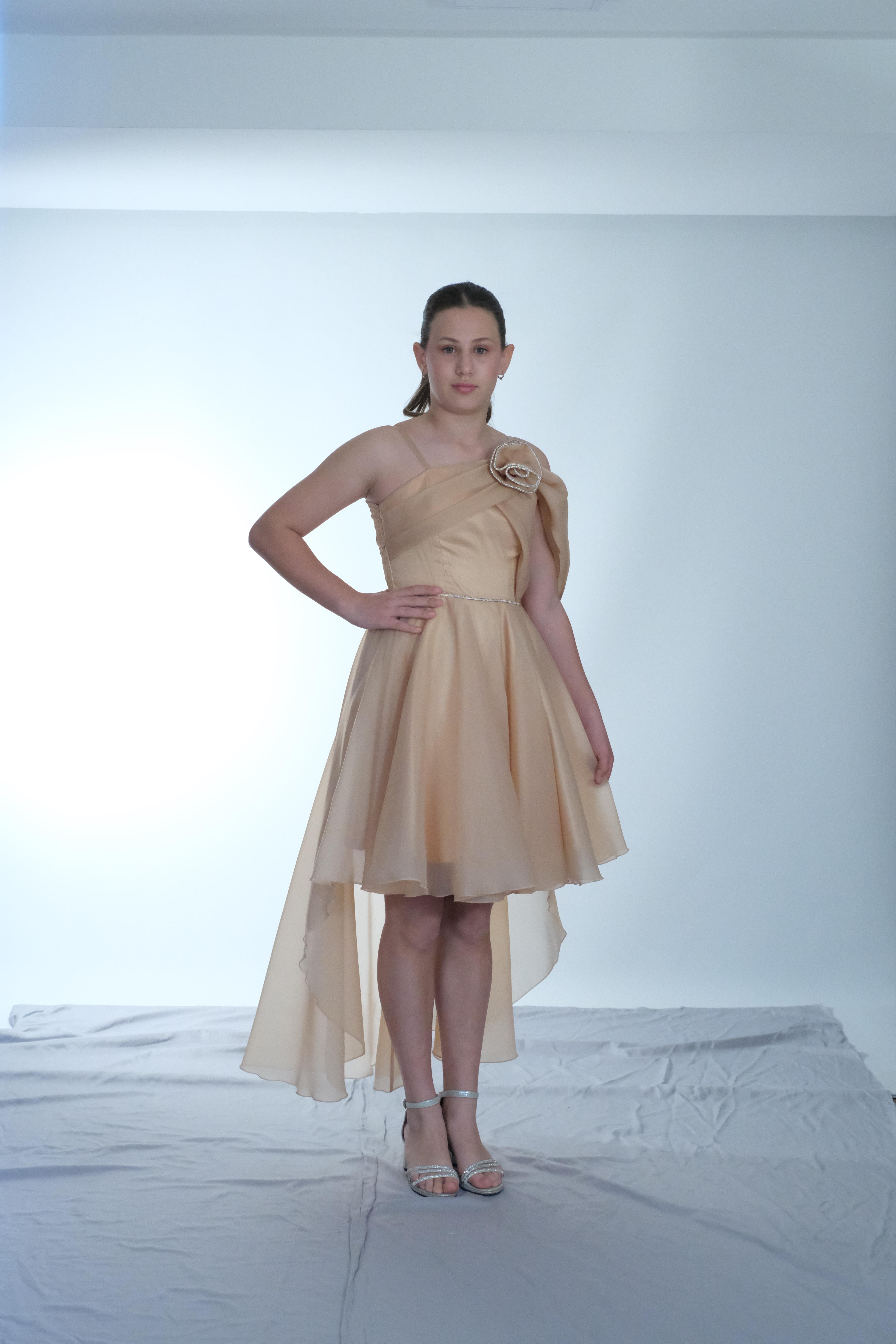 Kız Çocuk Abiye Askılı SoğanKabuğu Tek Omuz Gül Detaylı Kuyruklu Şifon  Abiye Elbise 10-15 Yaş