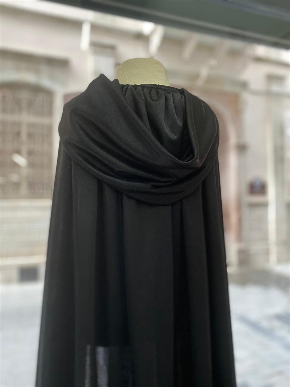 Kapüşonlu Sİyah Parlak Saten Cadı Pelerini Kapüşonlu 3-16 Yaş