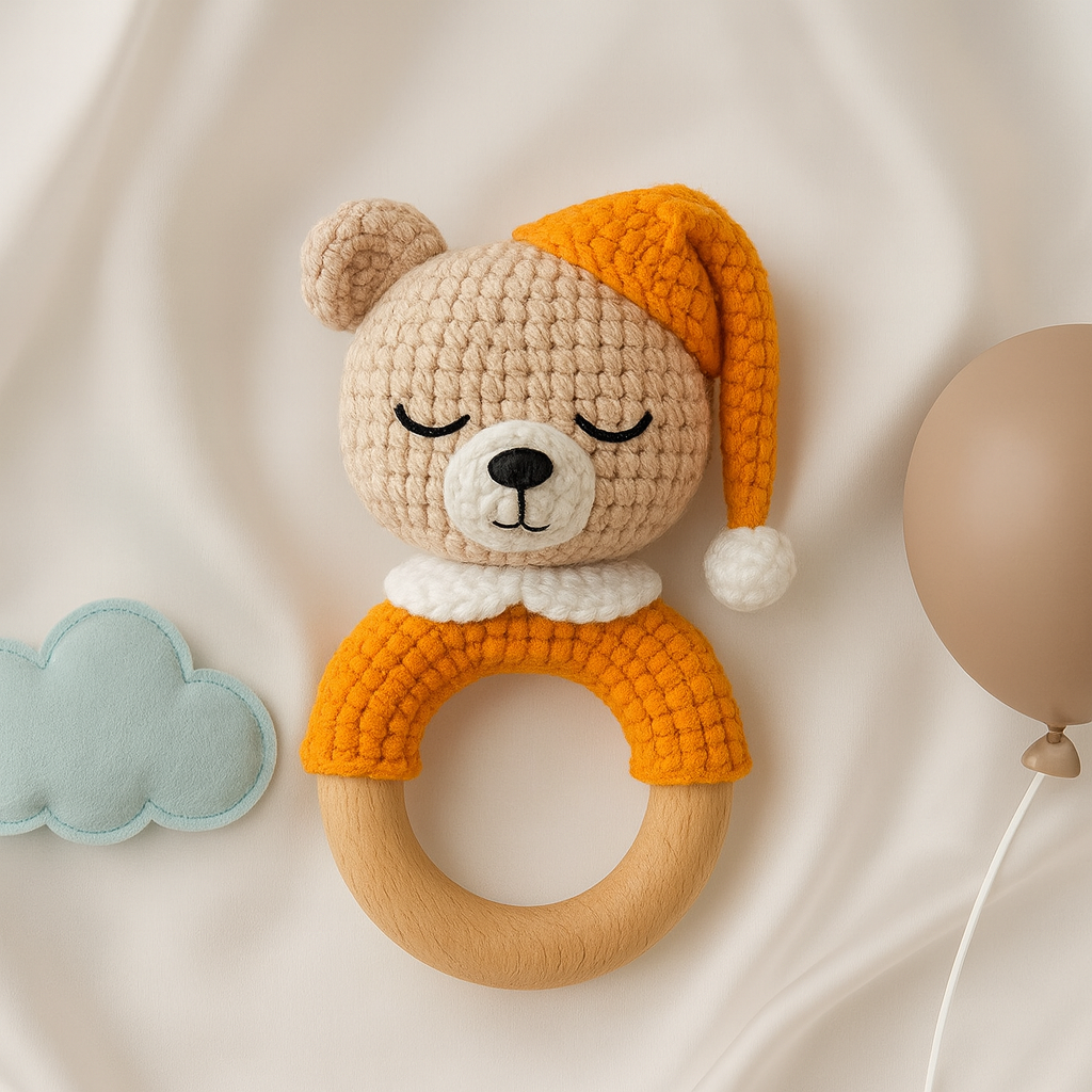 Jaju Baby Amigurumi Turuncu Uykucu Ayıcık Diş Kaşıyıcılı Çıngırak 14 cm