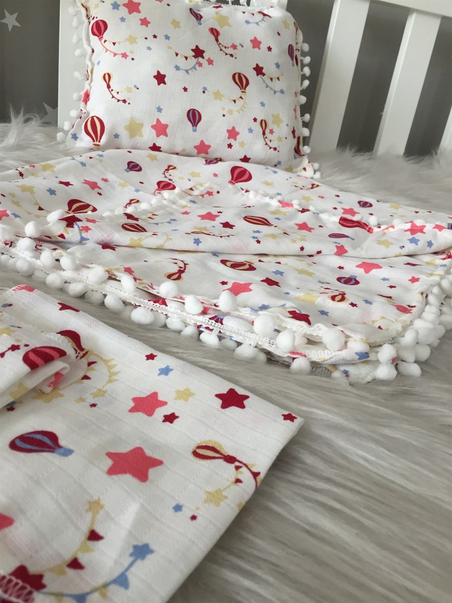 Jaju Baby Kırmızı Uçan Balon Desenli Müslin Battaniye Mendil ve Yastık 6 Parça Set