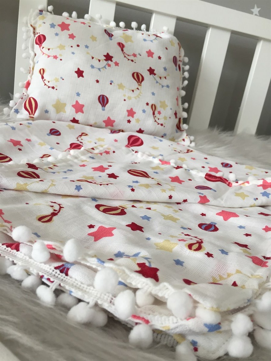 Jaju Baby Kırmızı Uçan Balon Desenli Müslin Battaniye Mendil ve Yastık 6 Parça Set