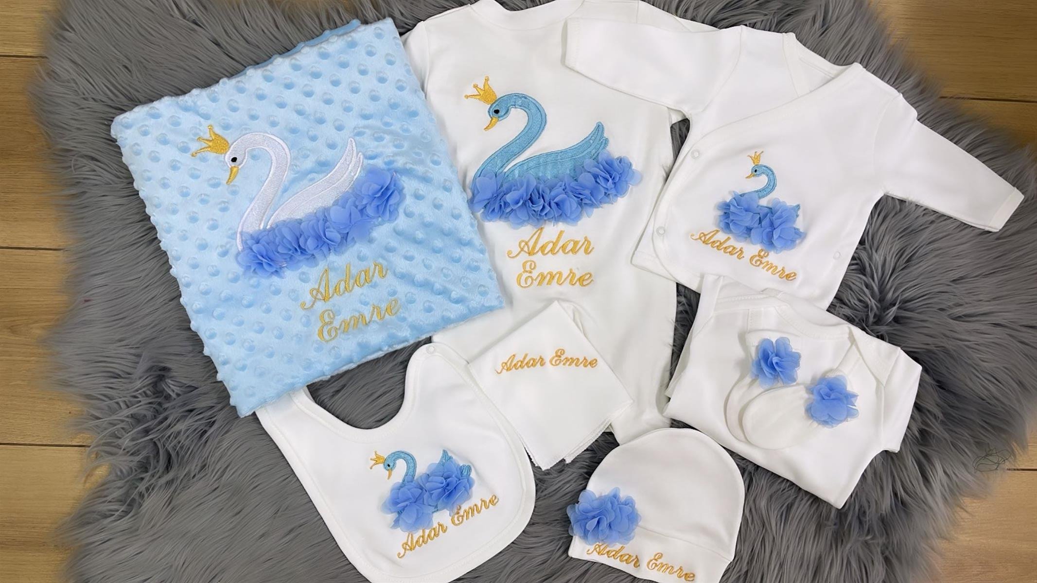 Jaju Baby Mavi Kuğu Nakışlı ve İsim İşlemeli Bebek Yeni Doğan Set