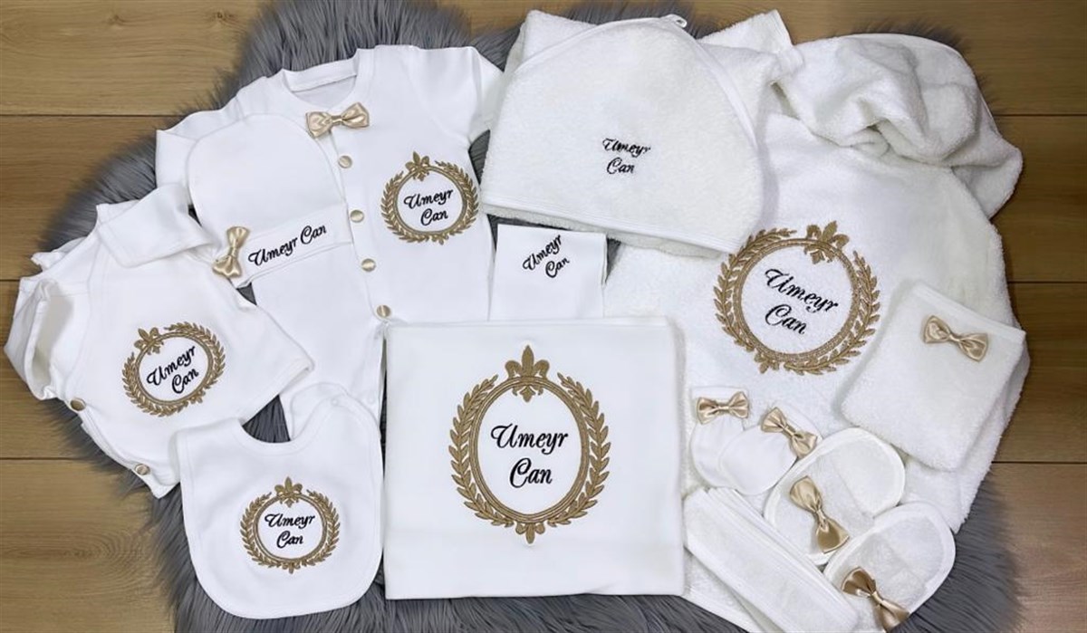 Jaju Baby Tasarım Nakışlı ve İsim İşlemeli Bebek Yeni Doğan Set ve Bornoz Set Takımı