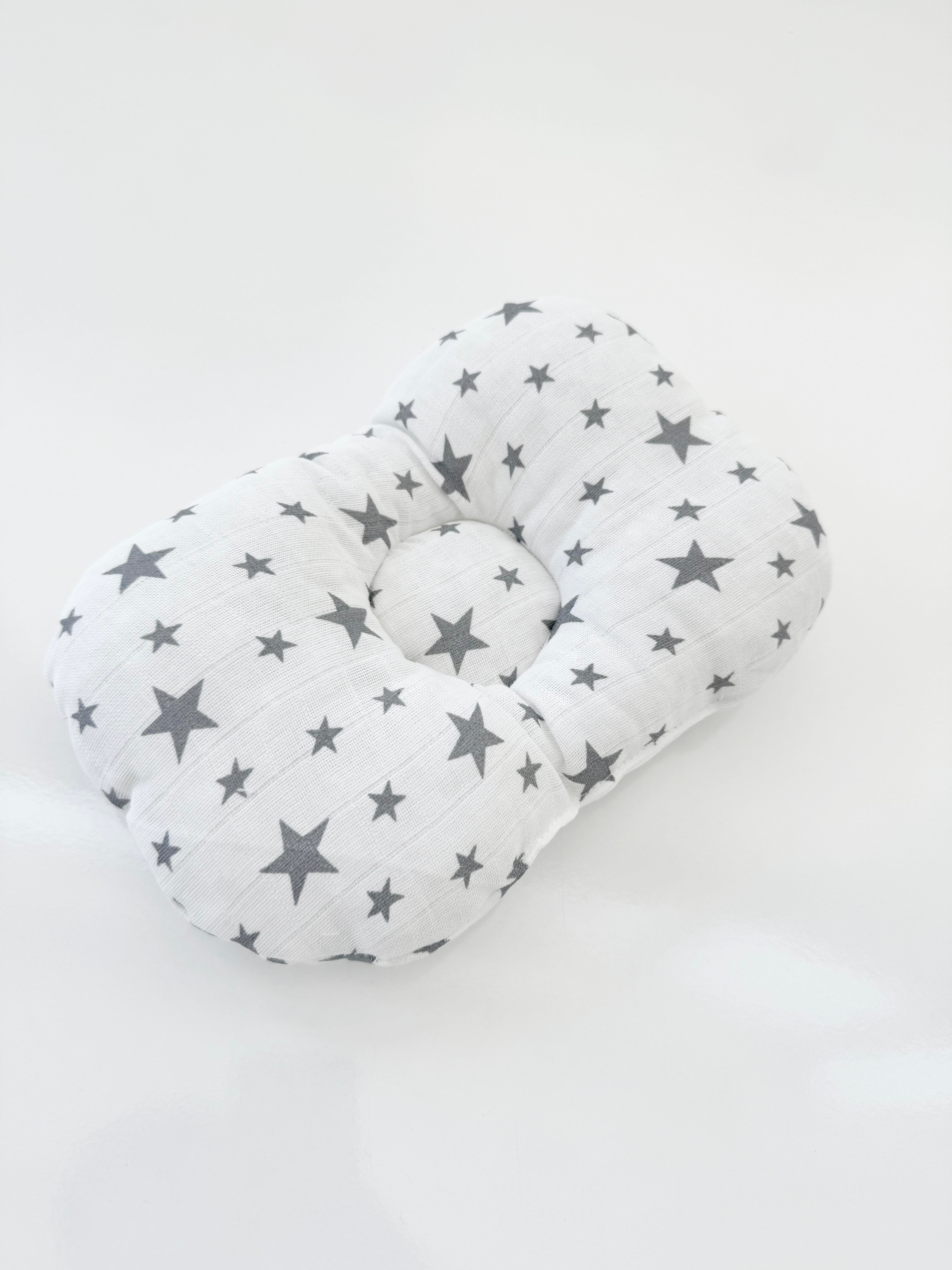 Müslin Gri Yıldız Desenli Kumaş Bebek Yastığı Düz Kafa Sendorumu Önleyici Yastık
