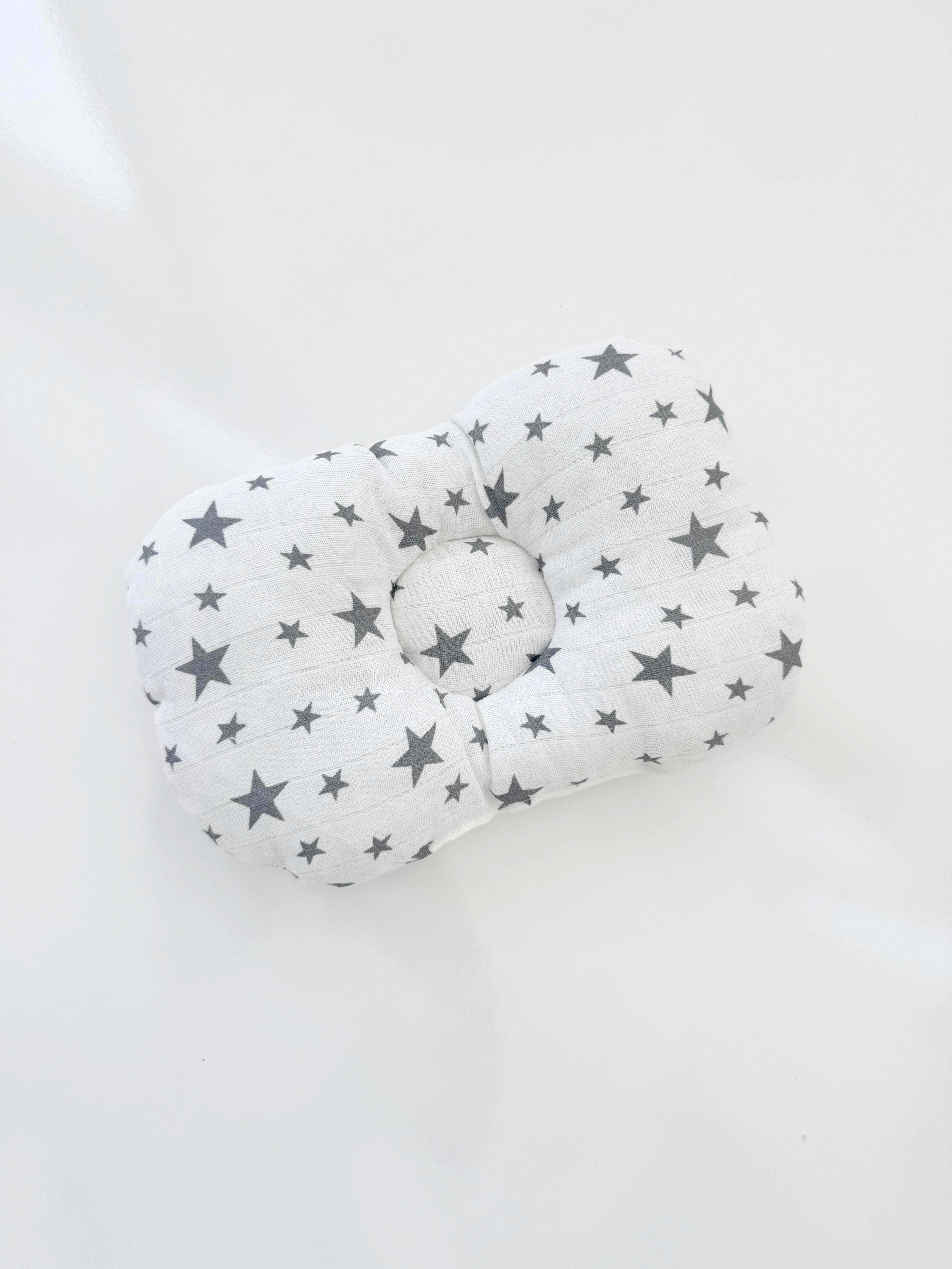 Müslin Gri Yıldız Desenli Kumaş Bebek Yastığı Düz Kafa Sendorumu Önleyici Yastık