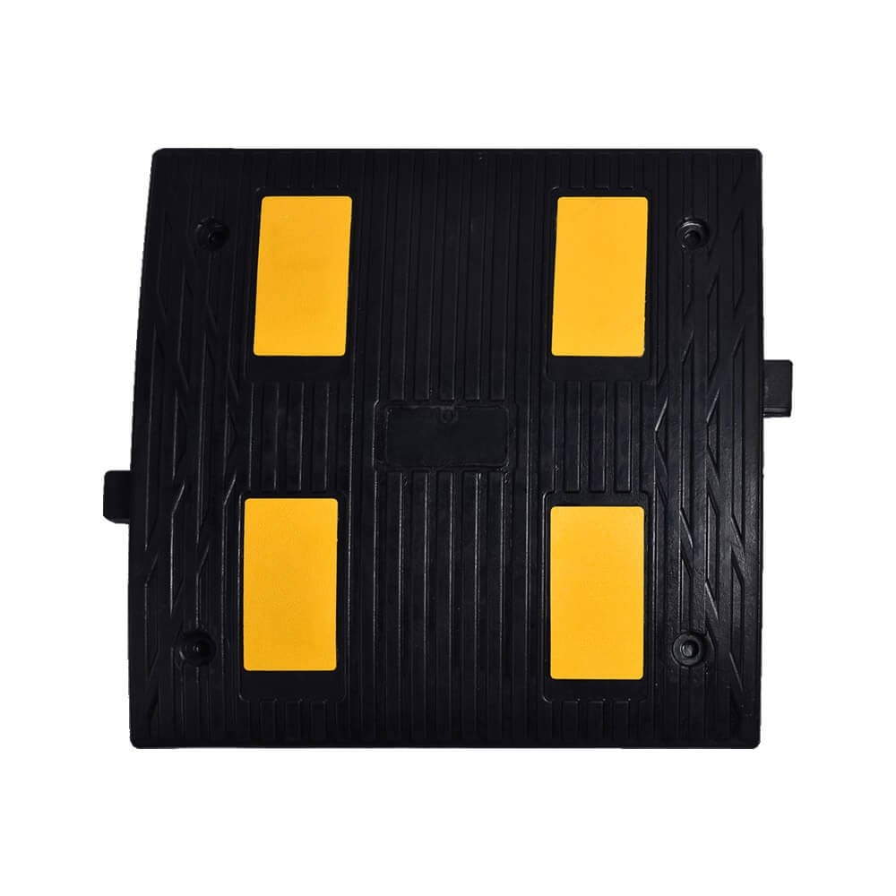 4 Reflektifli Kauçuk Hız Kesici, Yol Kasisi 50 x 50 x 4,5 cmYol Kasisi Kauçuk
