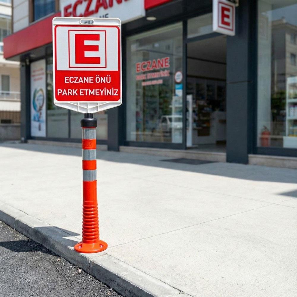 Eczane Önü Park Etmeyiniz Uyarı Levhalı Delinatör SetiDelinatör Seti