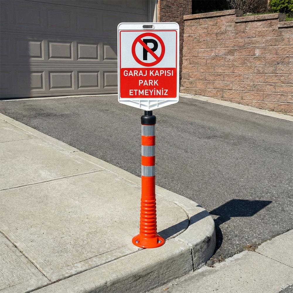 Garaj Kapısı Park Edilmez Uyarı Levhalı Delinatör SetiDelinatör Seti