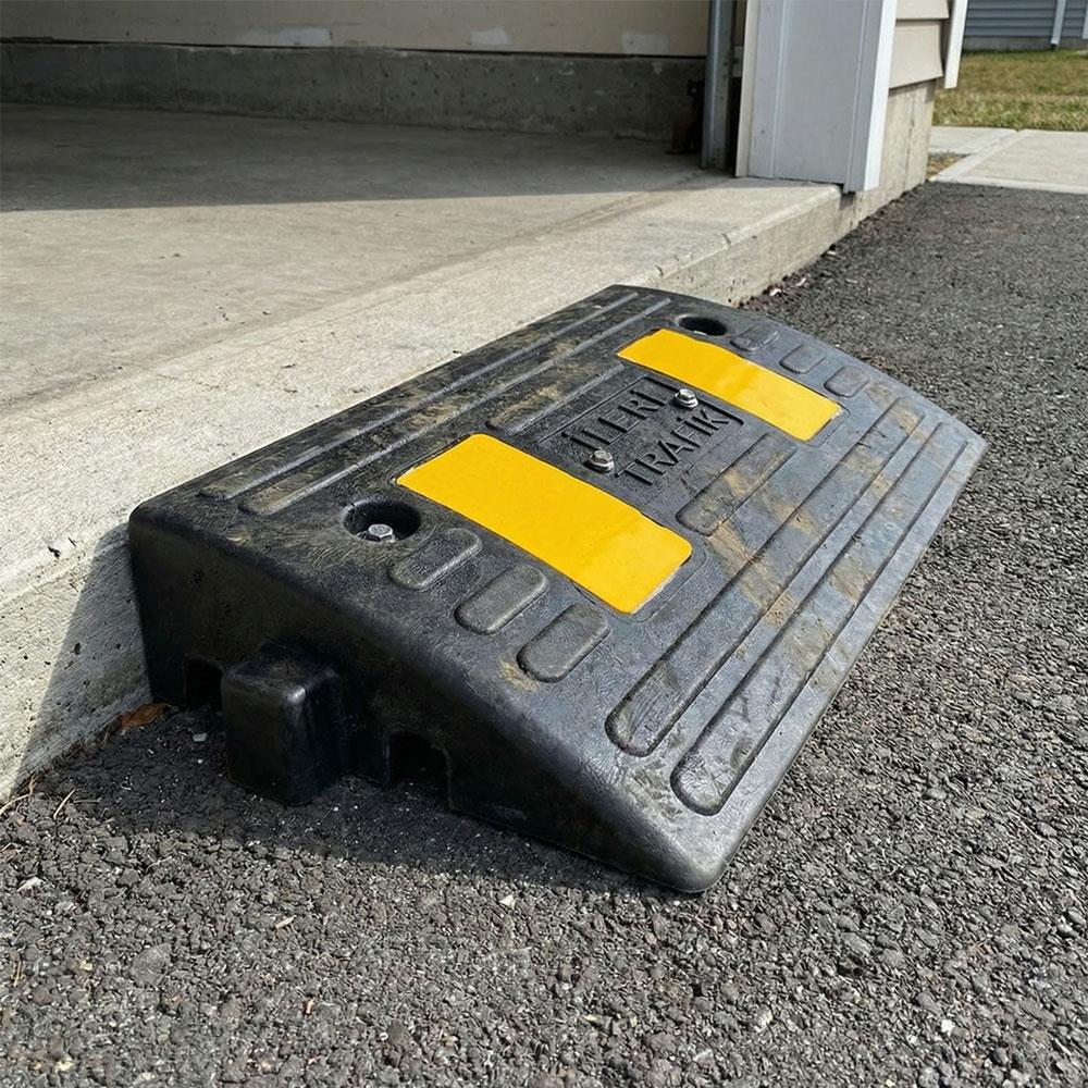 Kauçuk Kablo Kanallı Otopark Rampası - 2 Metre SetKauçuk Rampa Setleri