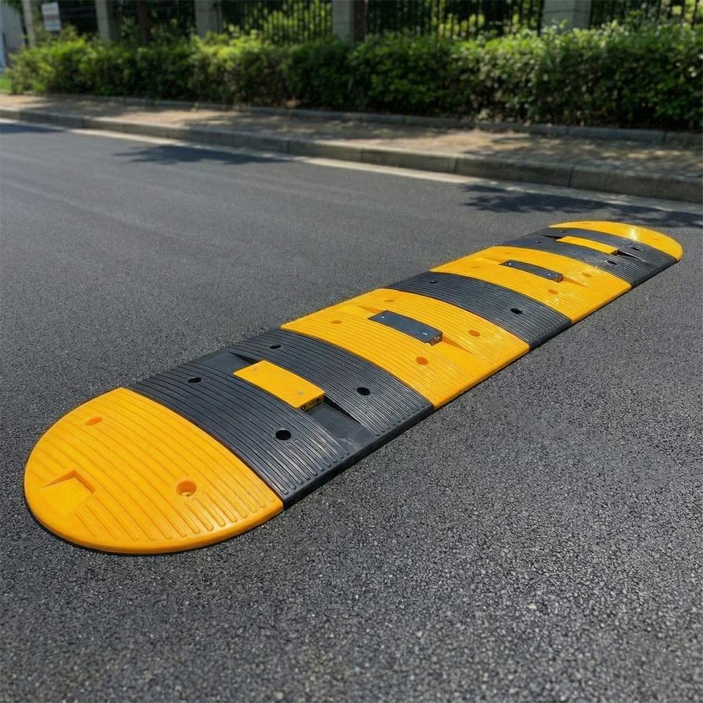 Kedi Gözlü Hız Kesici, Yol Kasisi 2,5 MetrePlastic Speed Bump Sets