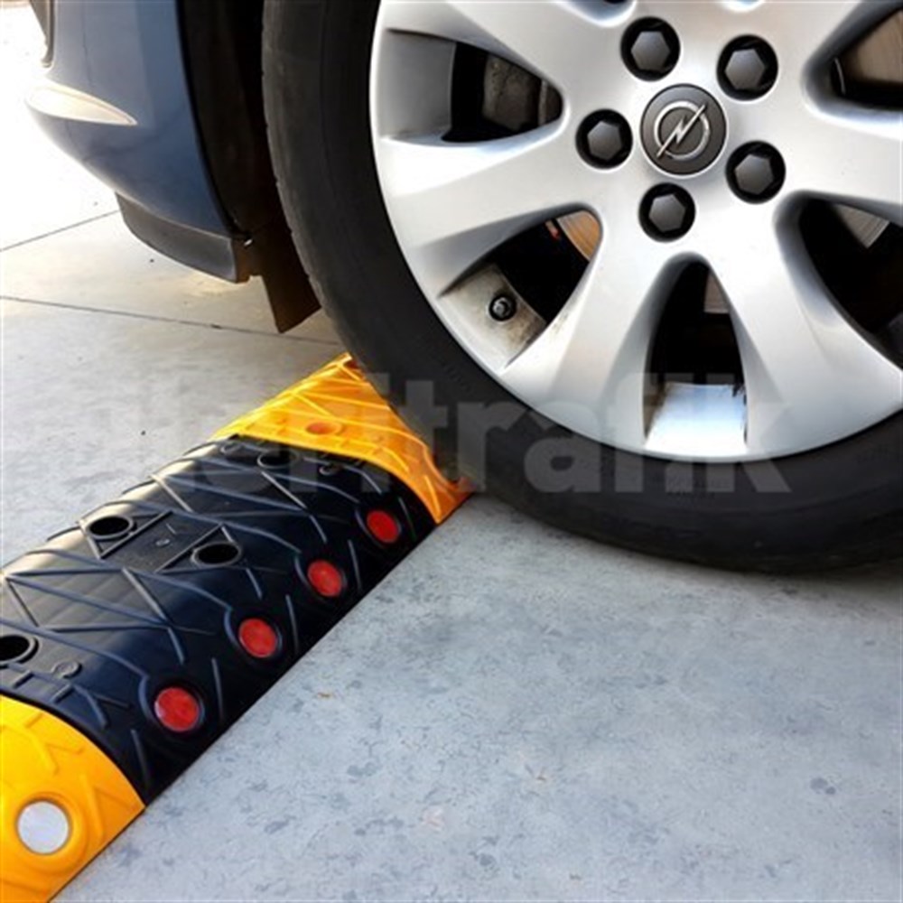 Klasik Hız Kesici Set Kapaklı Plastik, Yol Kasisi 3 metre