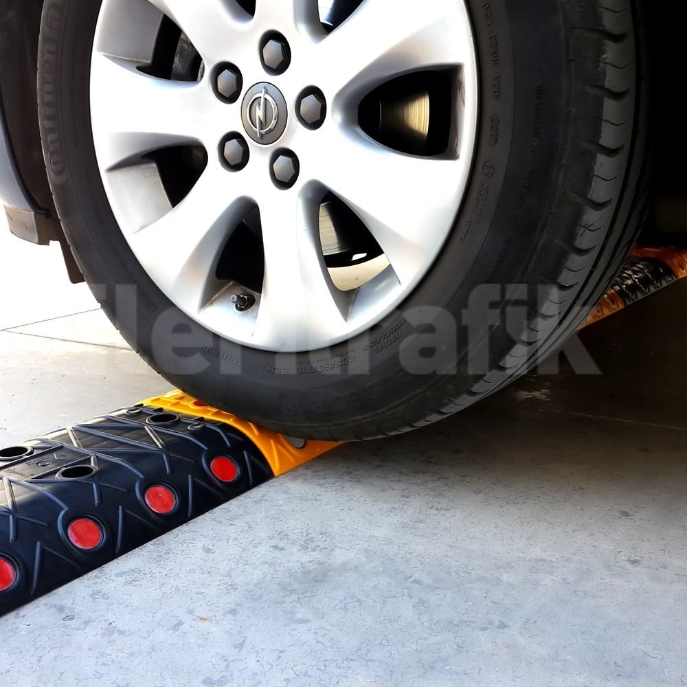 Hız Kesici Yol Kasisi 35 x 25 x 5 cmHız Kesici Plastik