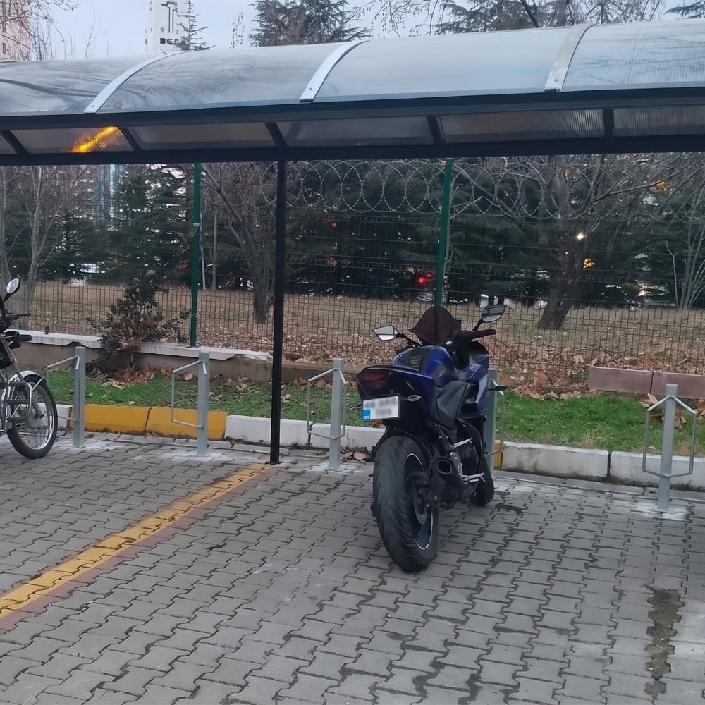 Motosiklet Park Yeri TekliBisiklet Park Yeri