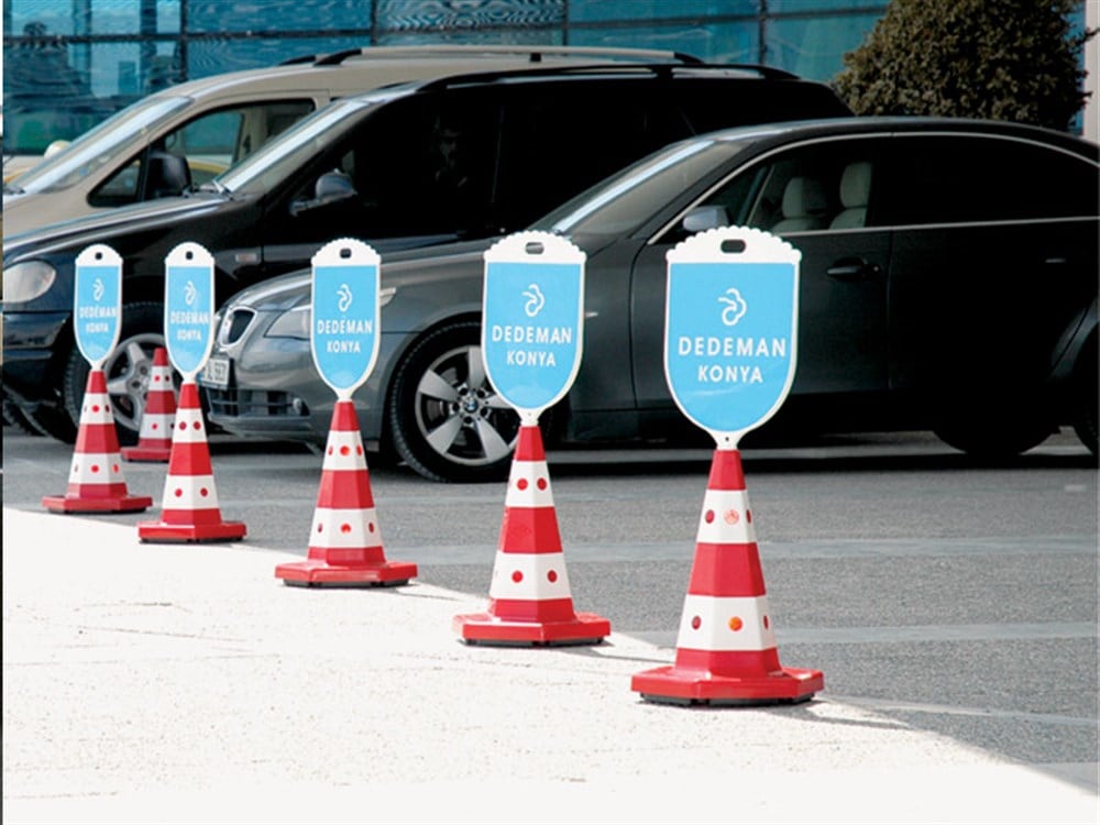 Park Yapılmaz Çift Taraf Baskılı Klasik Kedi Gözlü Ağırlıklı Trafik Koni Seti