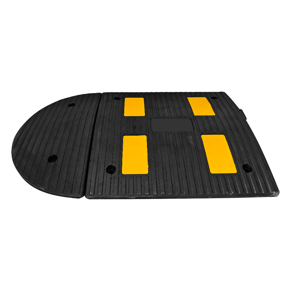 Reflektifli Kauçuk Hız Kesici 4 Bantlı, Yol Kasisi 50 x 50 x 4 cmKauçuk Yol Kasisi