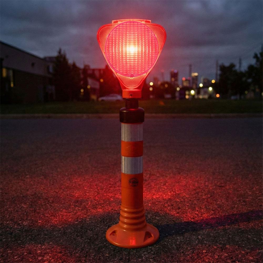 Solar LED Barricade Flasher – RedSolar Flashers