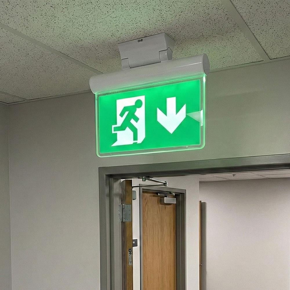 Tekyüz Sıva Altı Acil Çıkış Yönlendirme Armatürü SF Seri 40 x 200 x 150 mmSıva Üstü