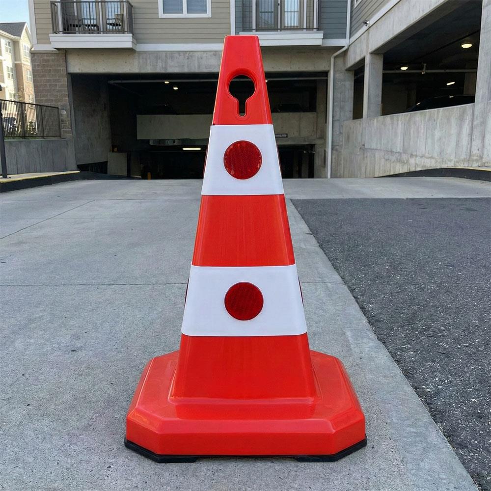 Ultra Traffic Cone With Cat's Eyes and Weighted Base 60 cmPPC Traffic Cones 50-60-75 cm