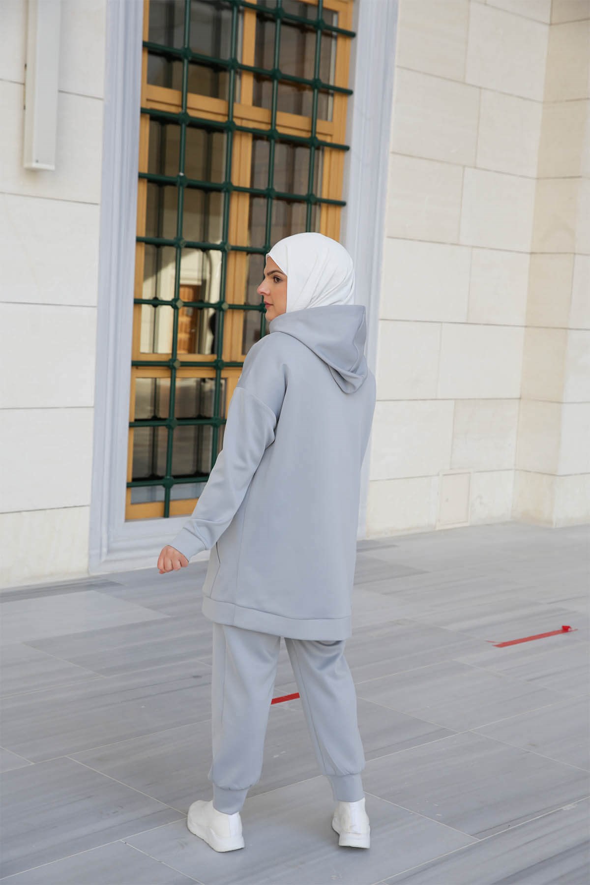 ENSEMBLE SPORT CHIC CAPUCHE GRIS