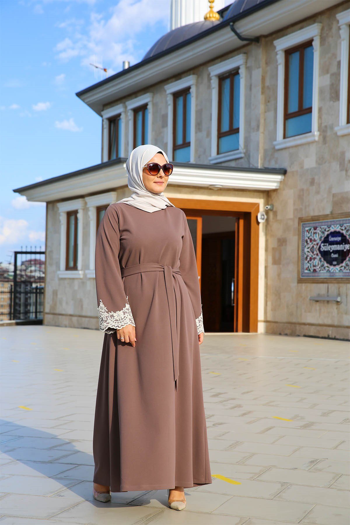 ROBE ELEGANCE DENTELLE TAUPE