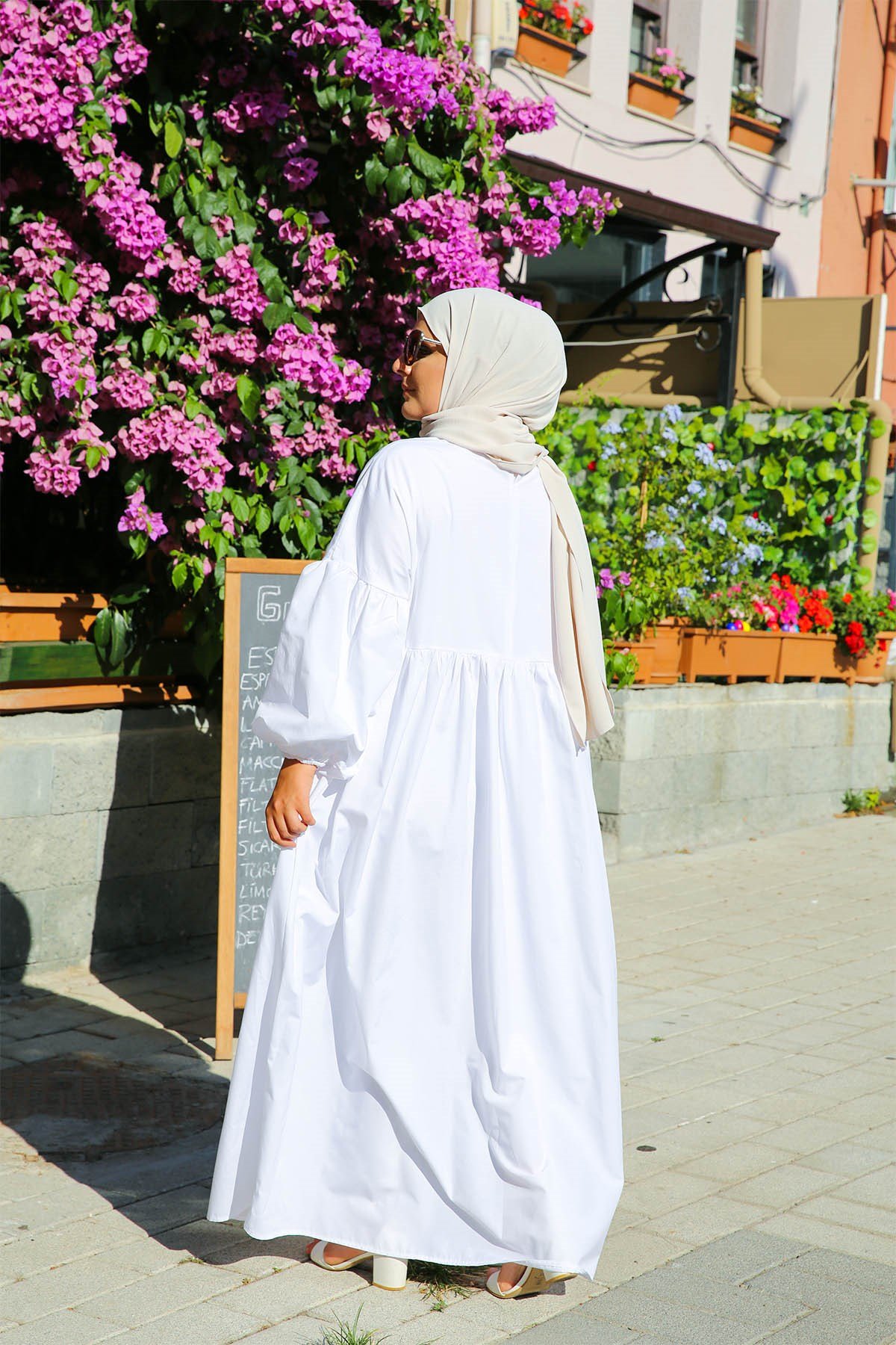 ROBE MINIMALISTE BLANCHE