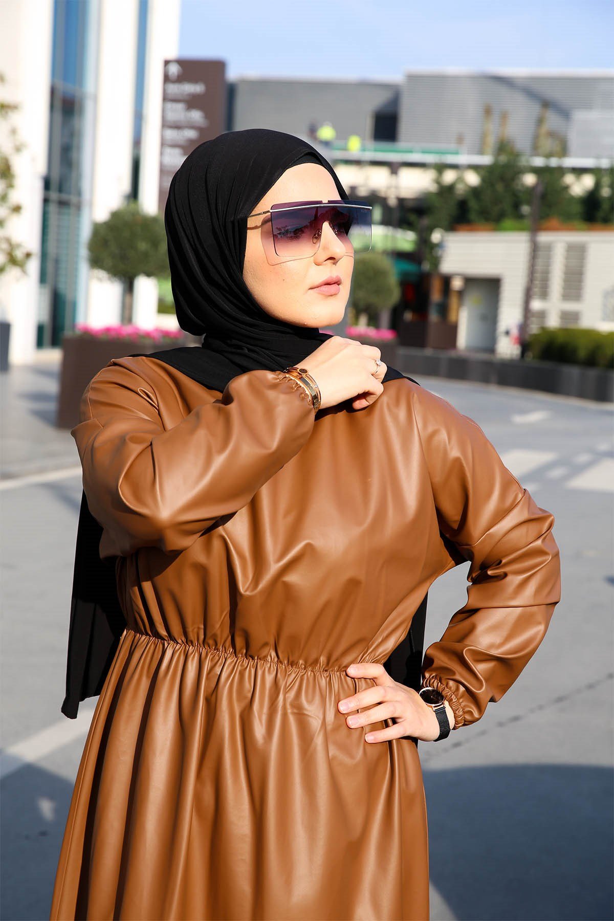 ROBE SIMILI CUIR CAMEL