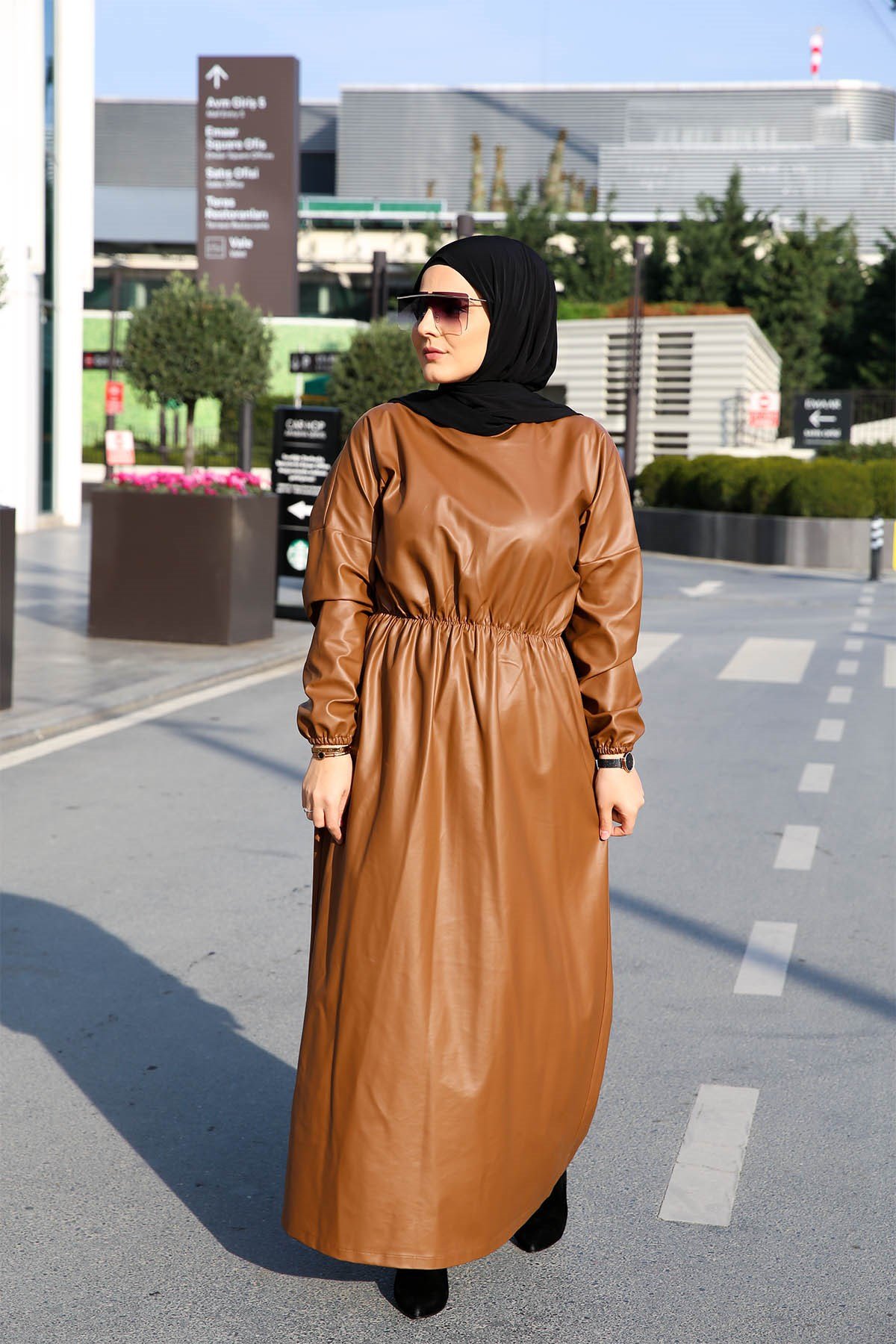 ROBE SIMILI CUIR CAMEL