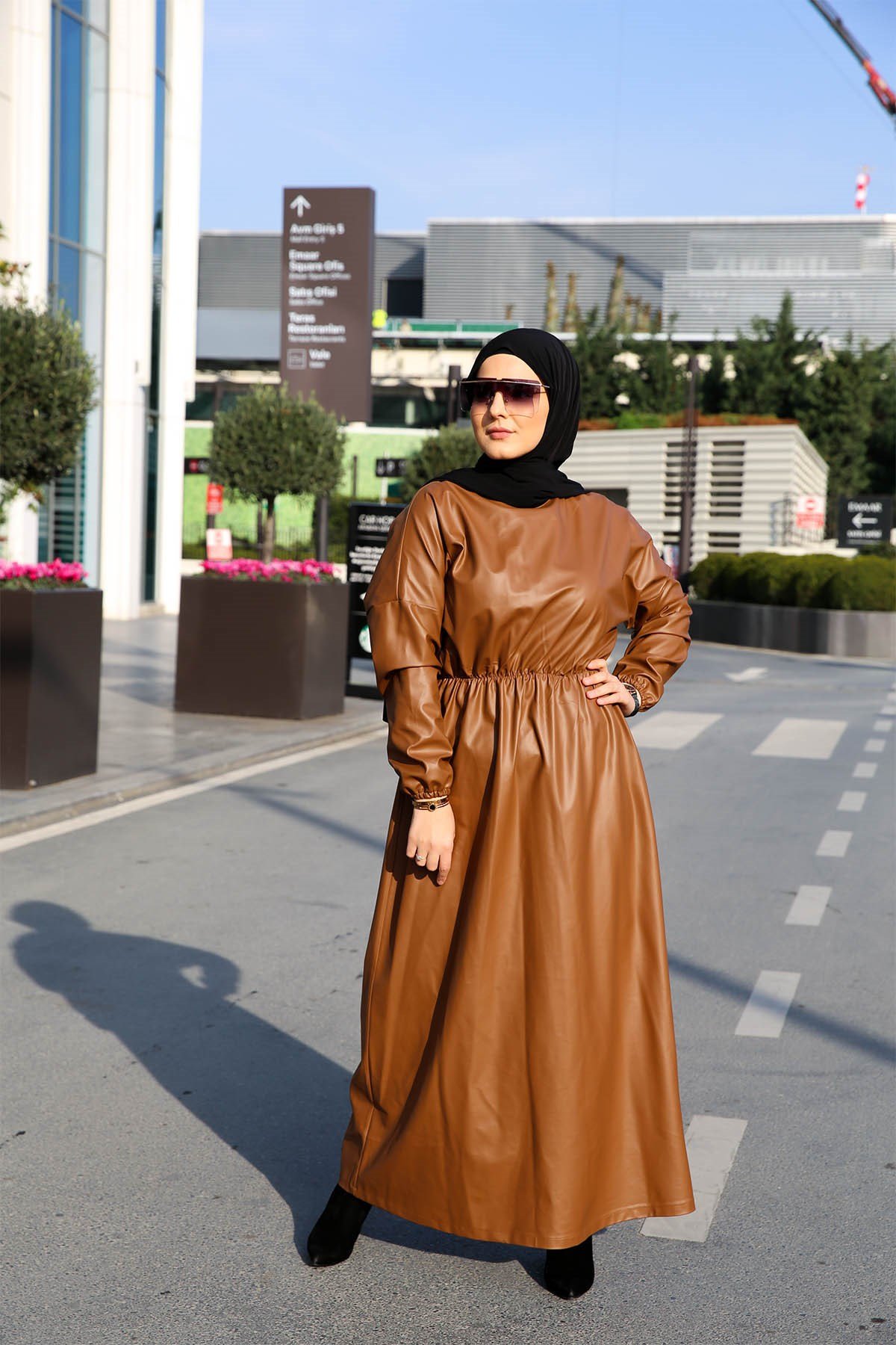 ROBE SIMILI CUIR CAMEL
