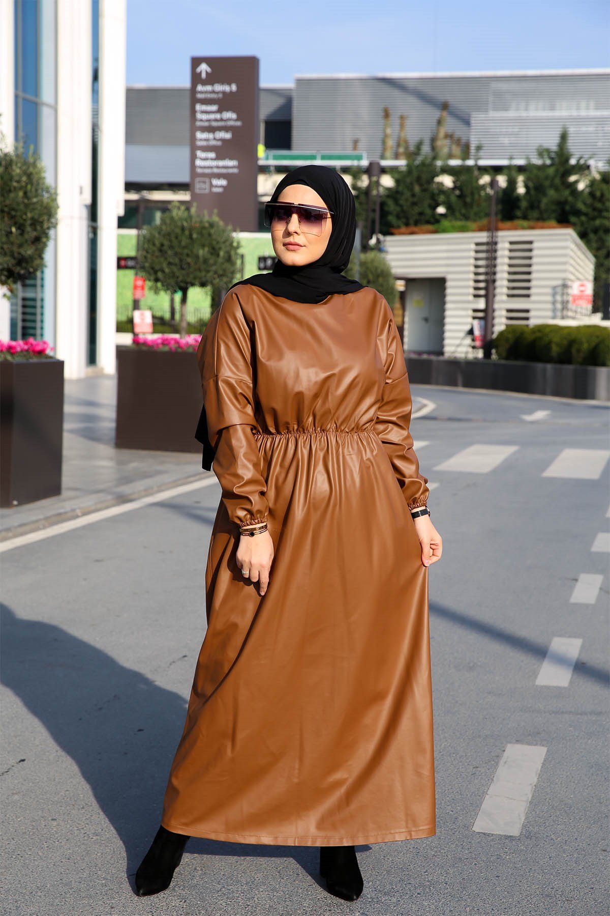 ROBE SIMILI CUIR CAMEL