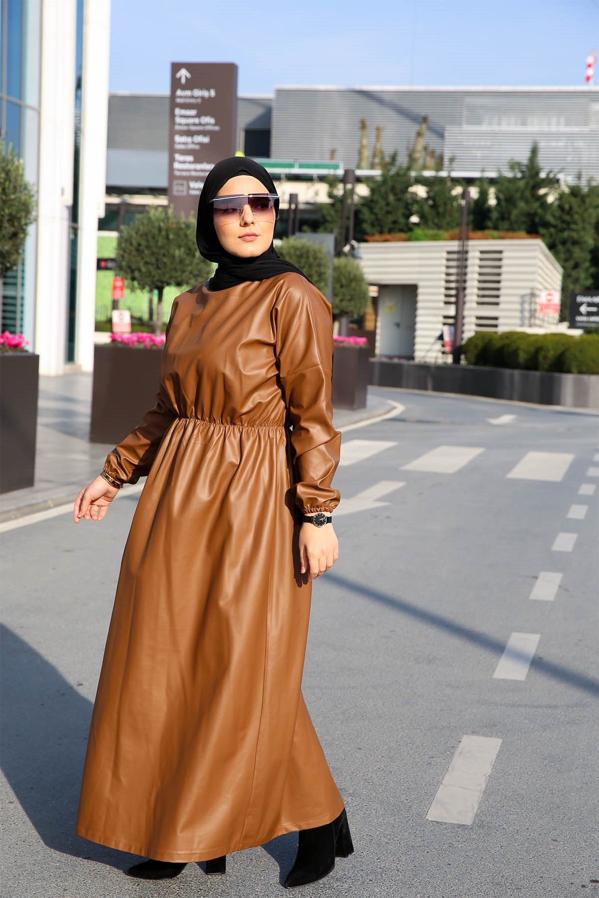 ROBE SIMILI CUIR CAMEL