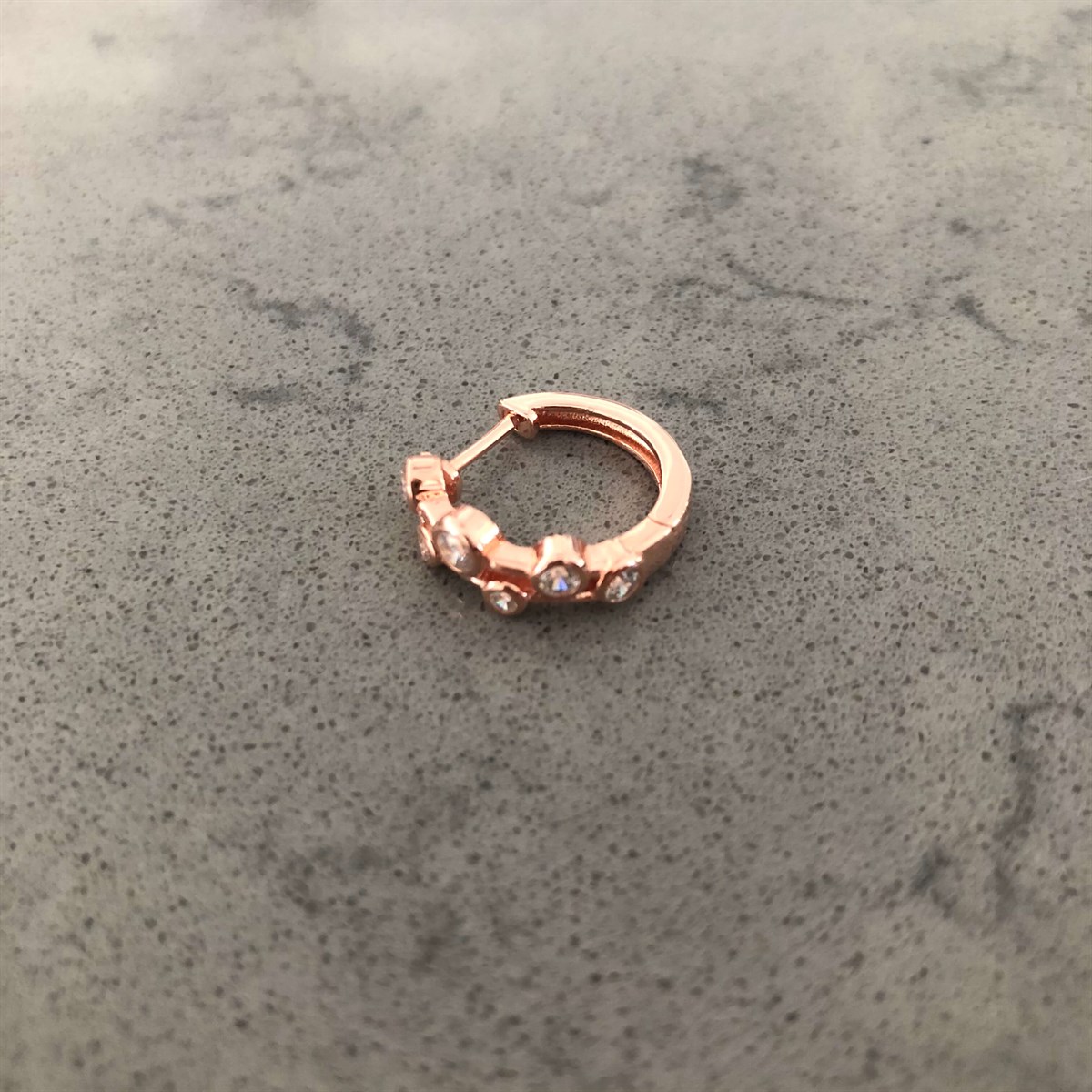 1,6 cm Taşlı Halka Küpe 
