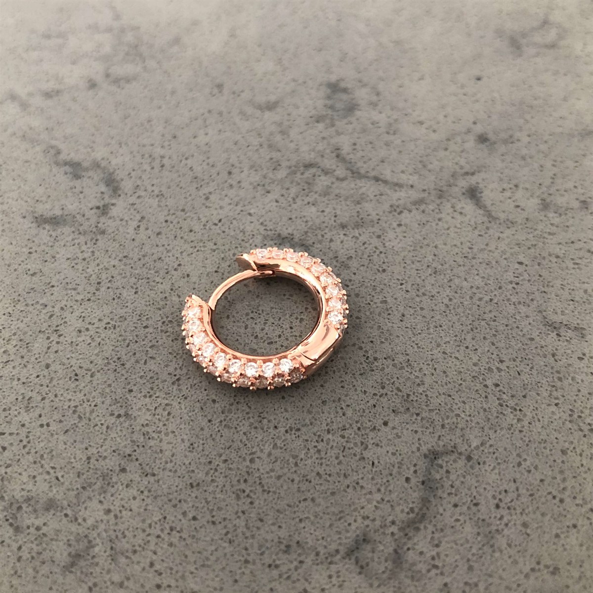 1,7 cm Taşlı Halka İthal Küpe 