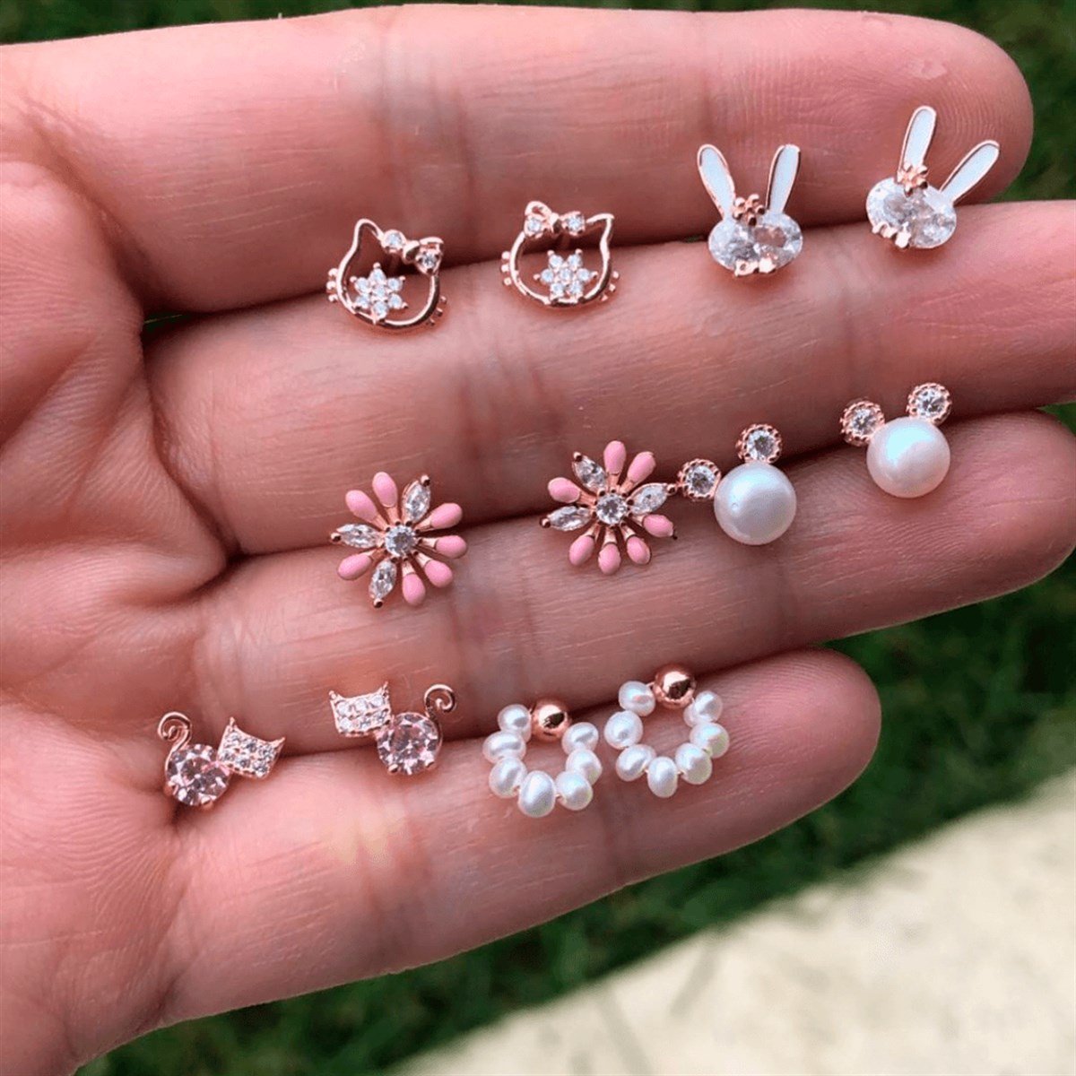 Çiçek Desenli Kedi Figür Tragus
