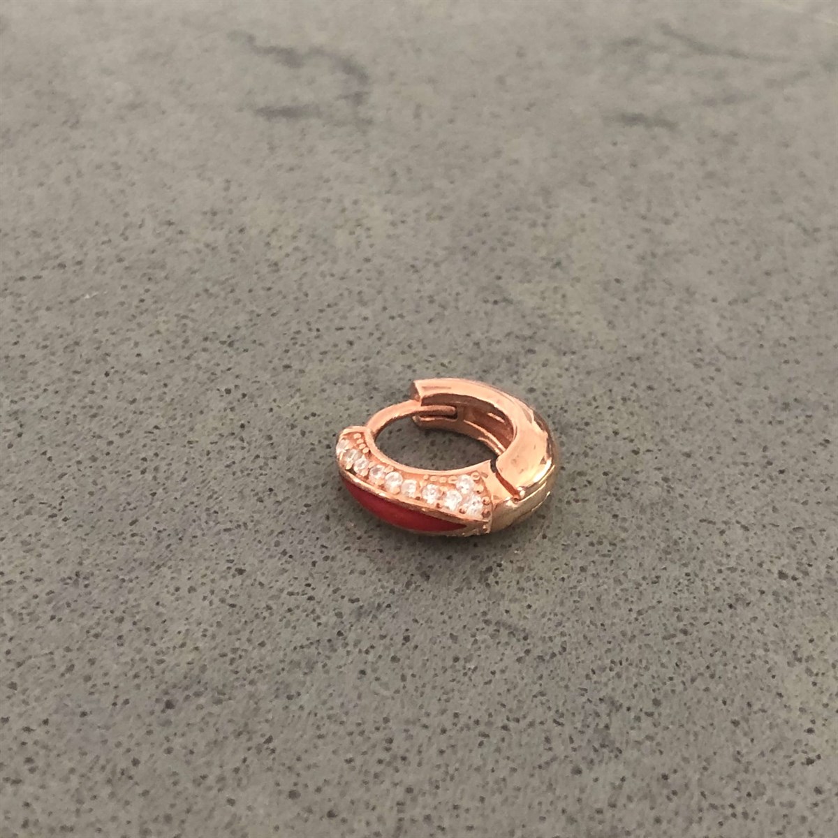Kırmızı Mine Mini Bombeli Halka Küpe