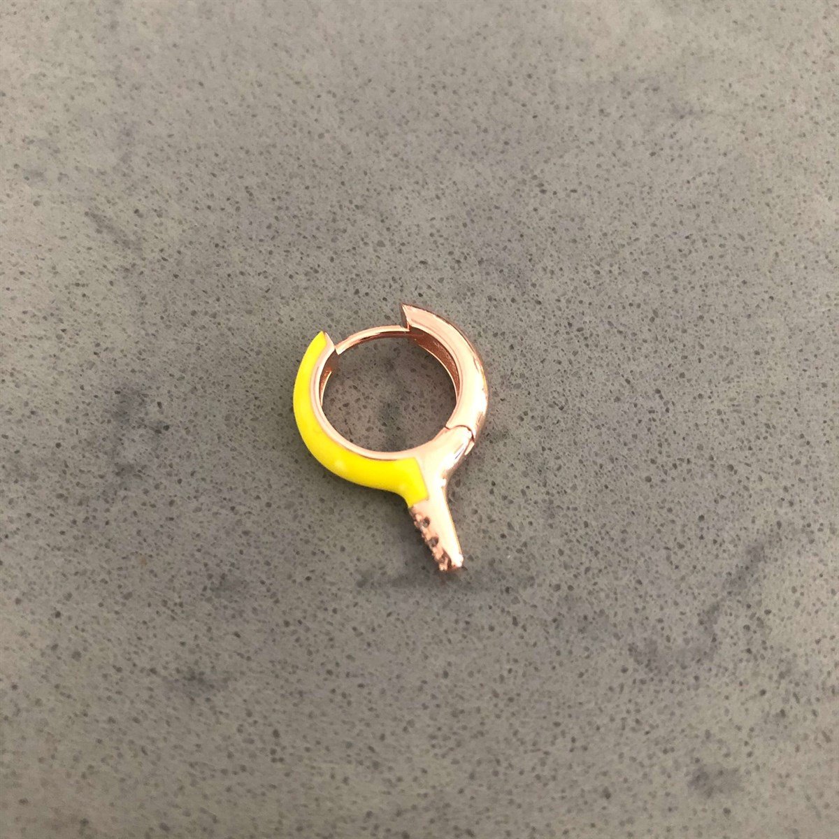 Neon Limon Çiçeği Küçük Boy İthal Küpe