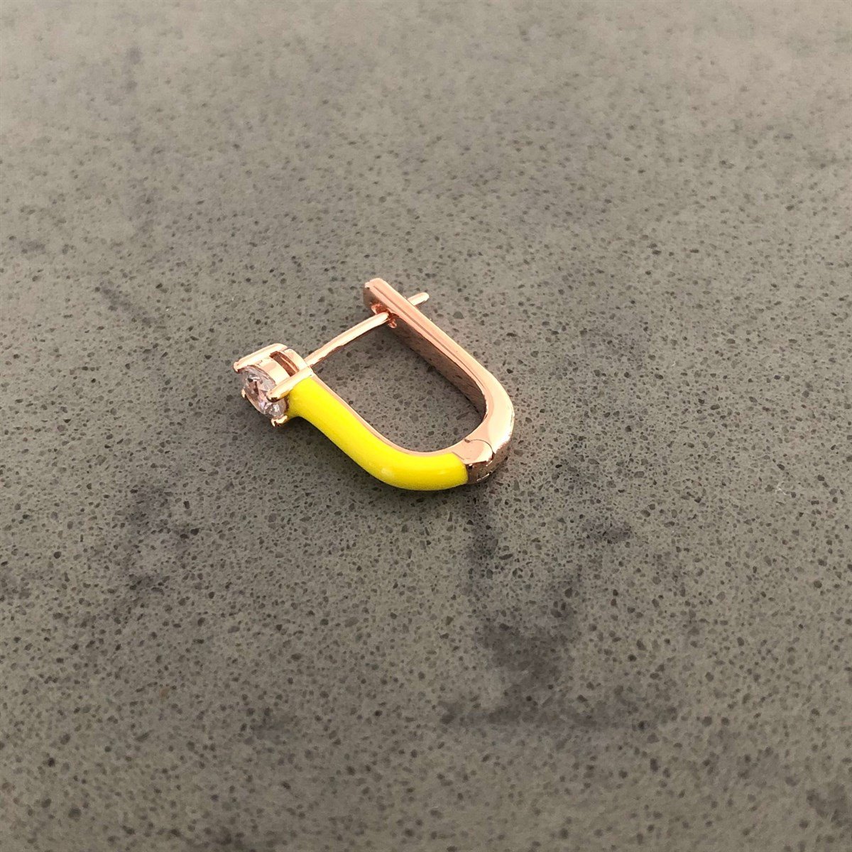Neon Limon Çiçeği Tek Taş İthal Küpe