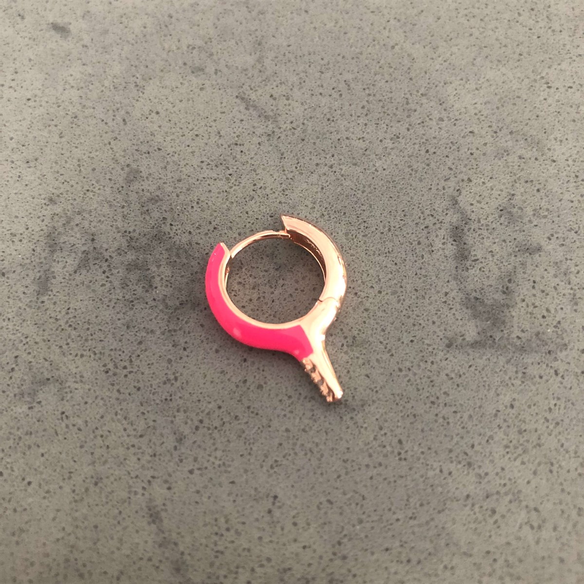 Neon Pembe Küçük Boy İthal Küpe